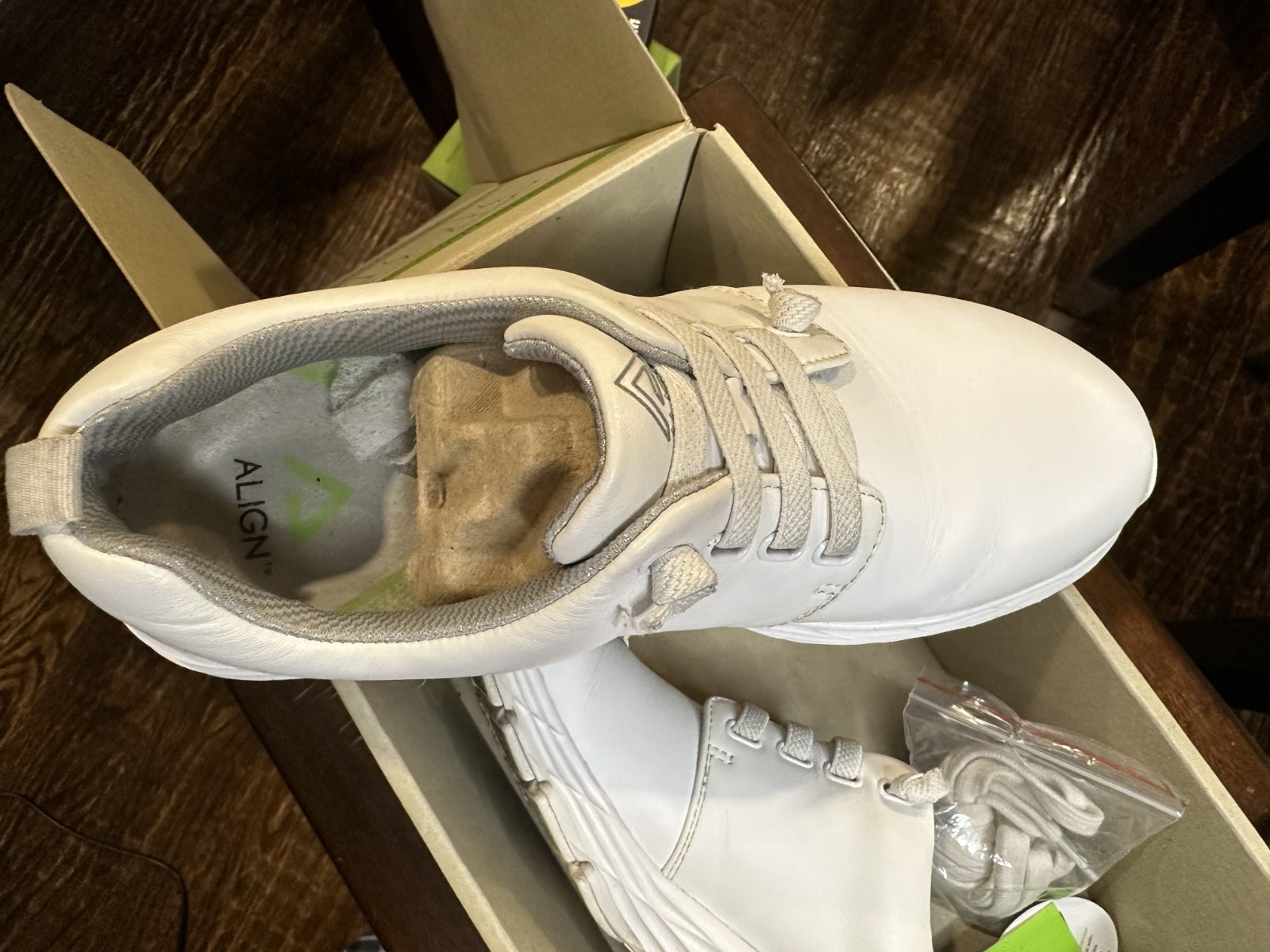 NurseMates Align Velocity White Leather Nursing Shoes Women 6.5M Slip Resistant