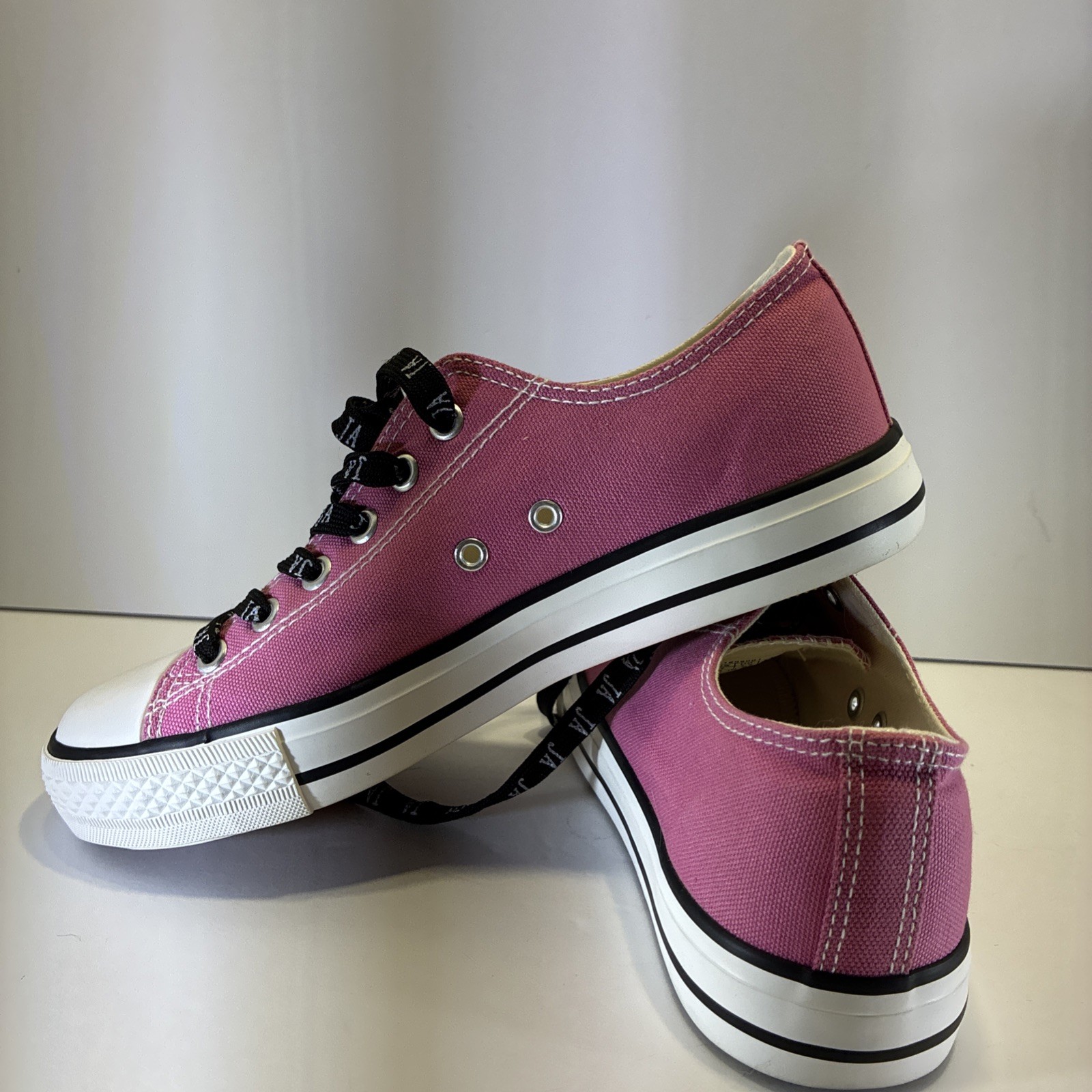 Women’s Size 7 Shoes Canvas Sneakers Lace-up Tennis Walking Casual Jenn Ardor