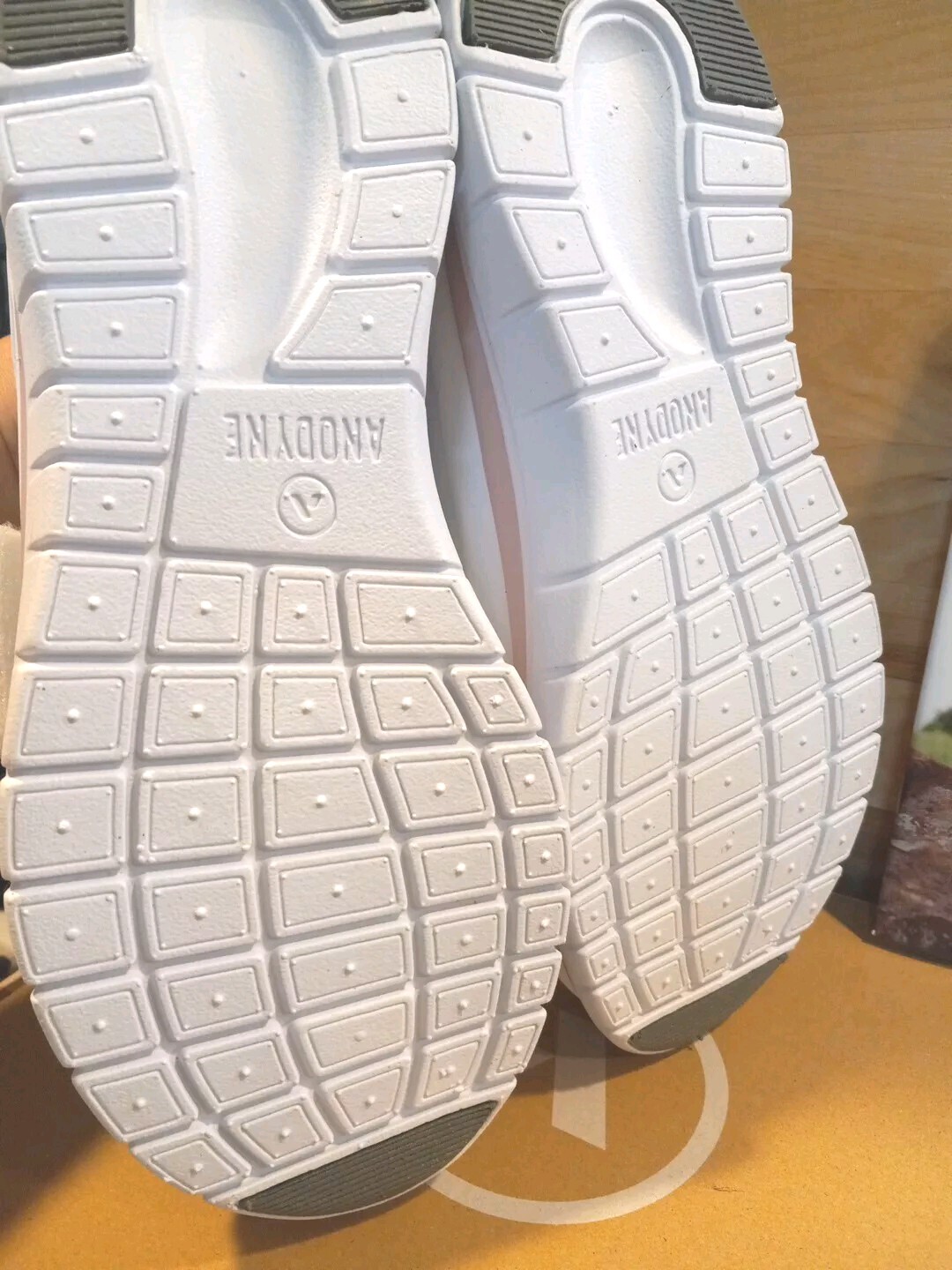 Anodyne 17 Womens White Sport Sprinter Slip Shoes Comfort Sneakers Size 8W