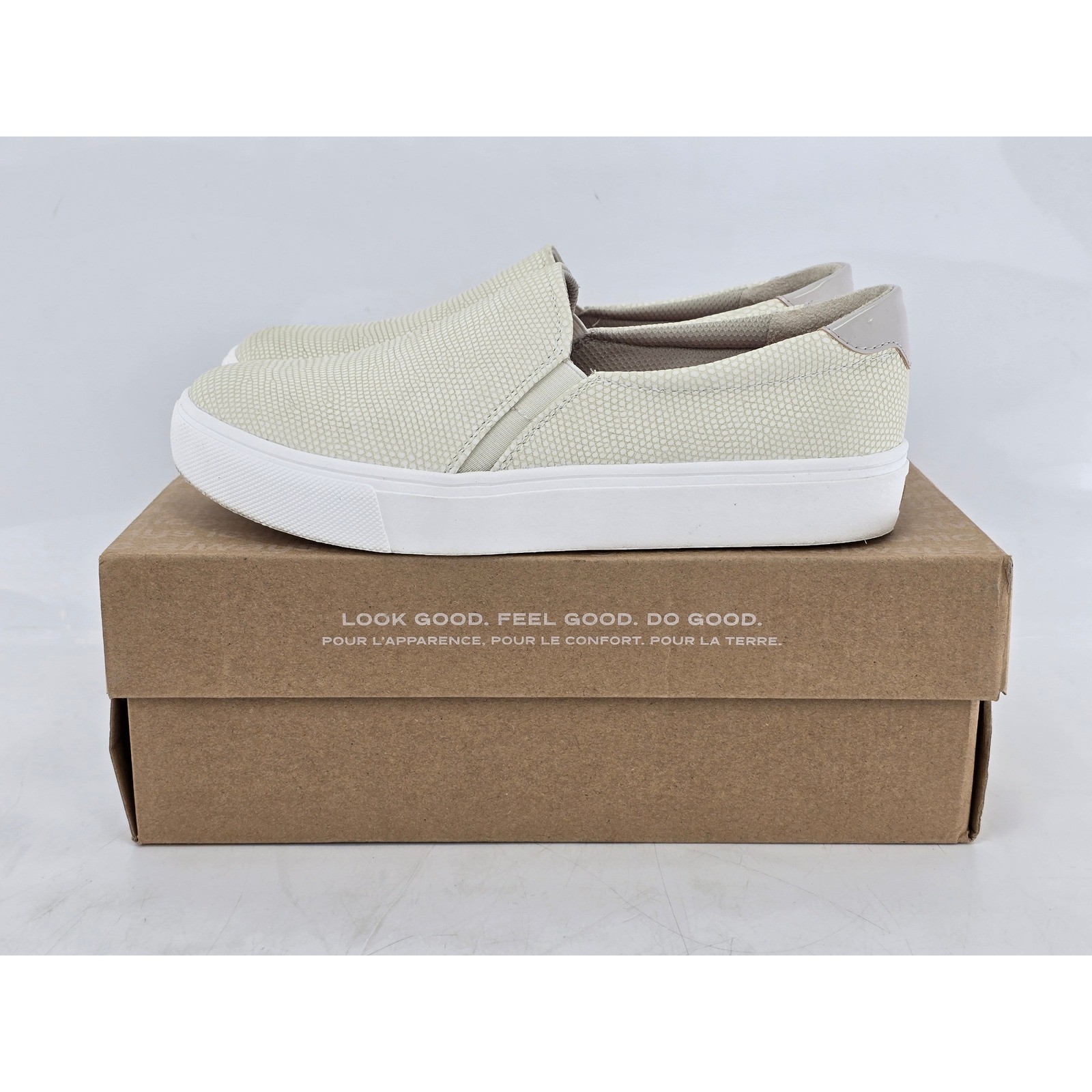 Dr. Scholl’s Nova Slip On Sneakers Womens 7.5W White Snake Pattern – Excellent