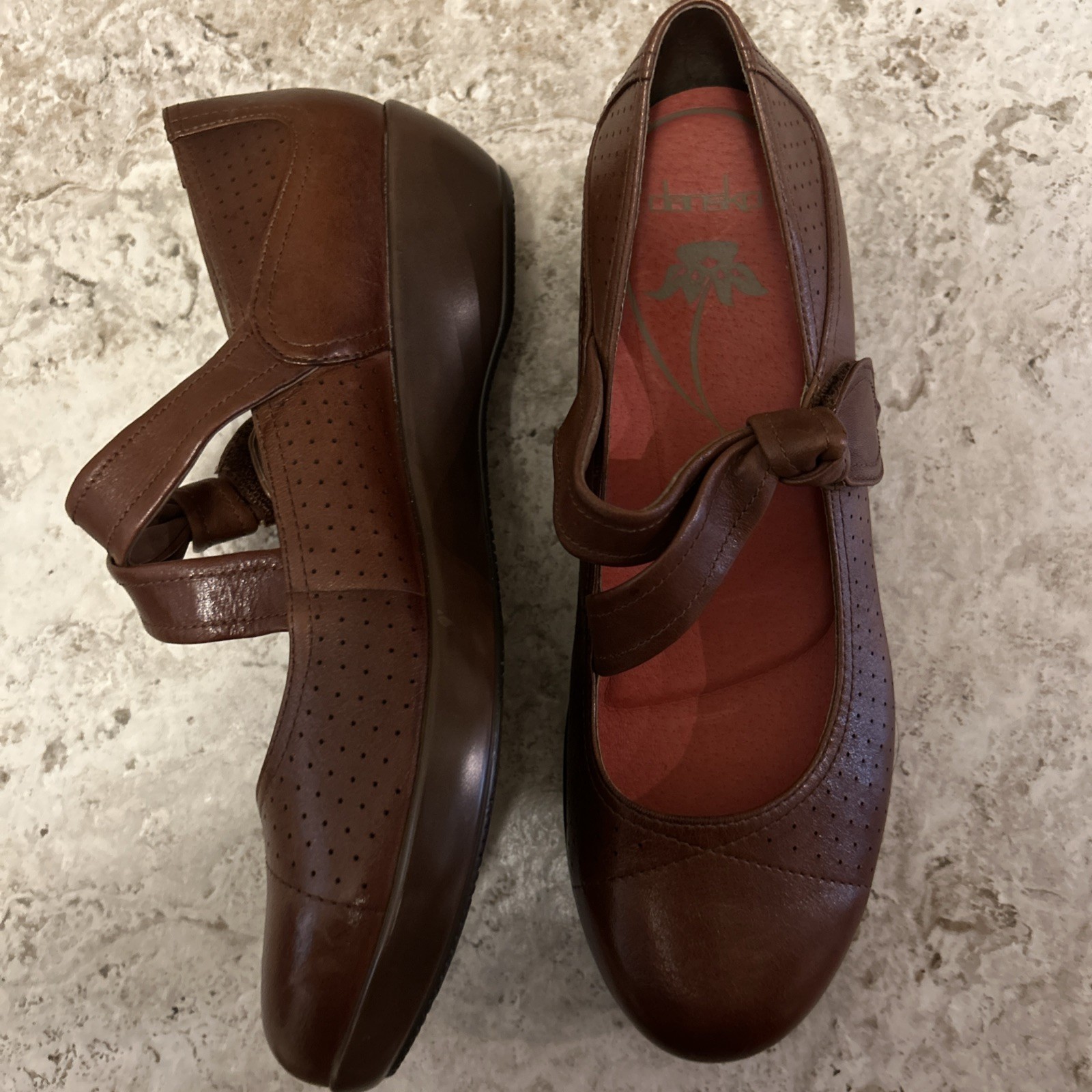 Dansko Leather Mary Janes Deidra Knot Brown Cognac Hook Loop Sz 39/8.5 NWOB