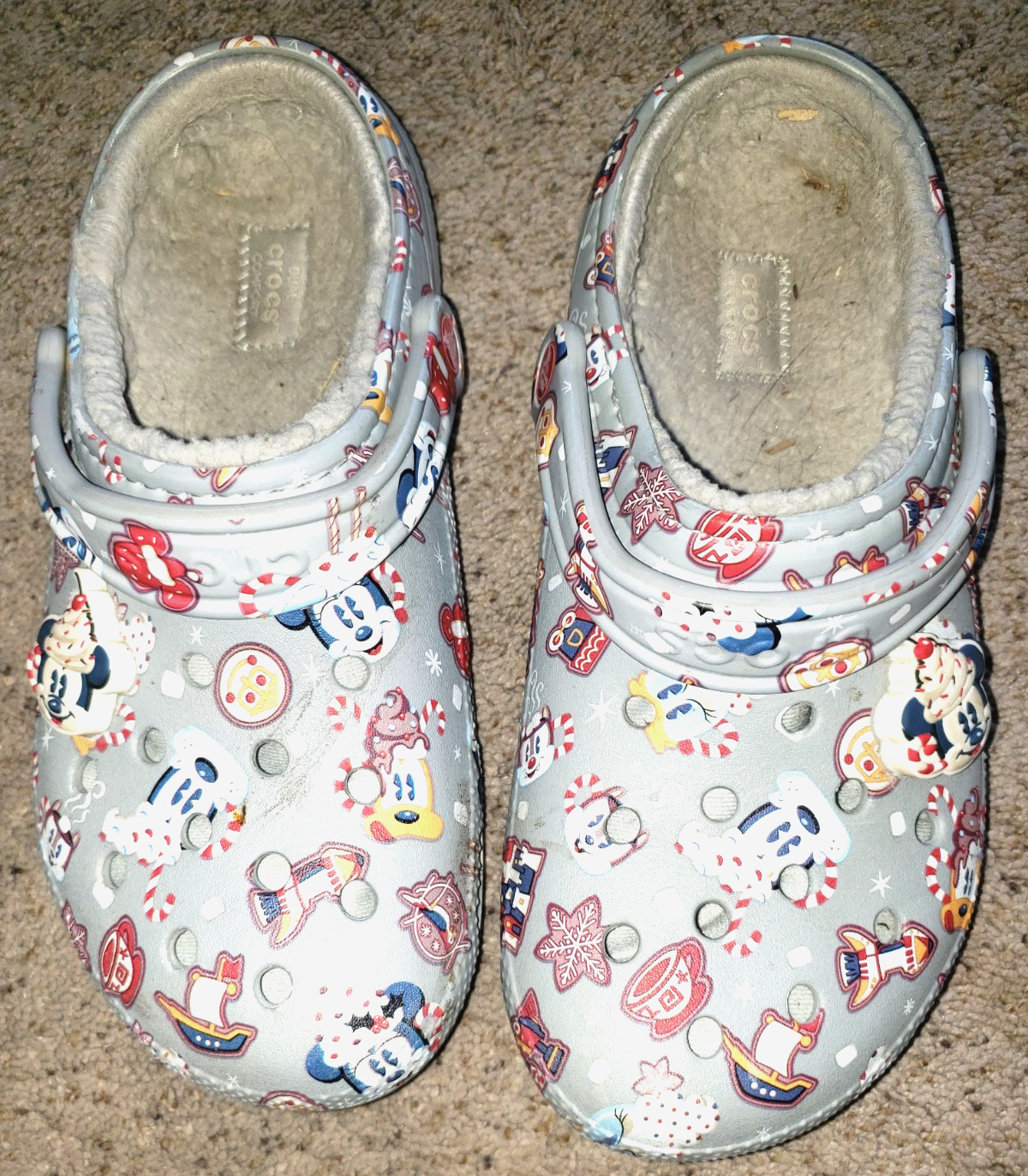 DISNEY CROCS MICKEY AND TREATS womens size 9 men 7 with 2 PINS shoes slip ons
