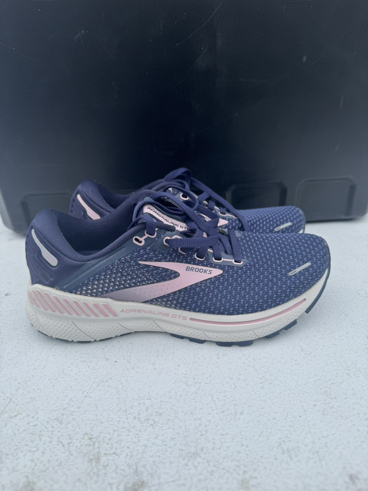 Brooks Adrenaline GTS 22 Womens Shoes Sz 7.5 Running Navy Blue Low Top Sneakers