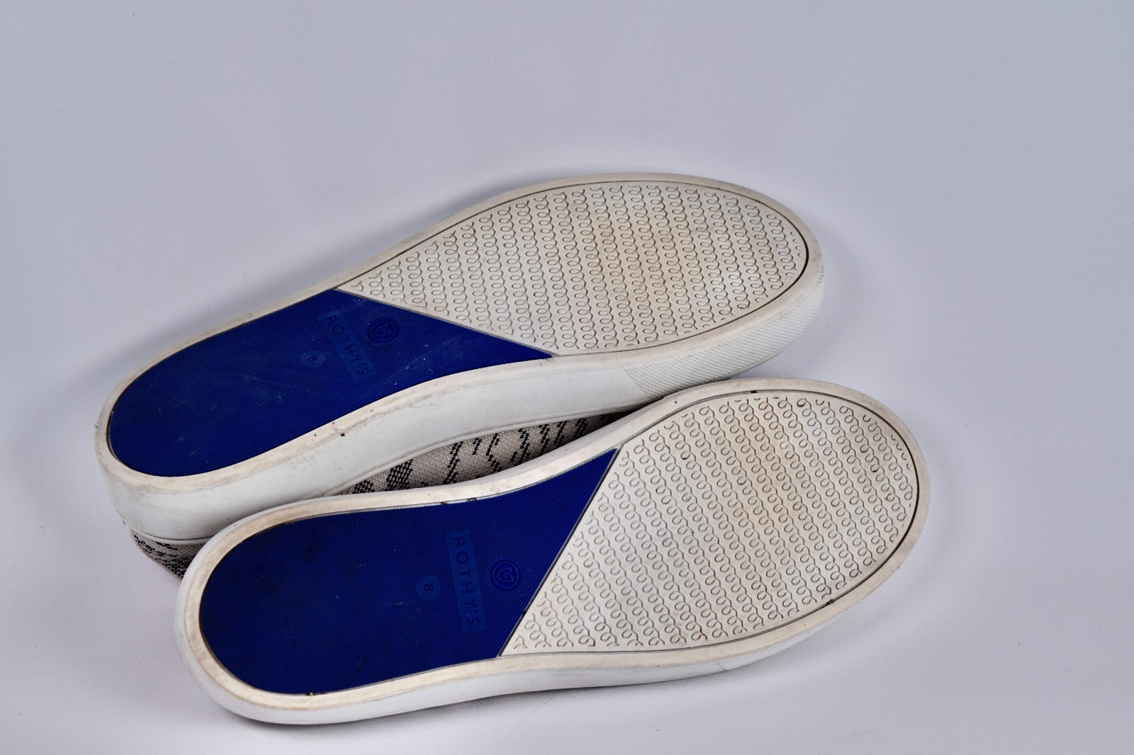 Rothy’s Women’s The Original Slip On Sneaker Maritime Tiger Navy White Size 8