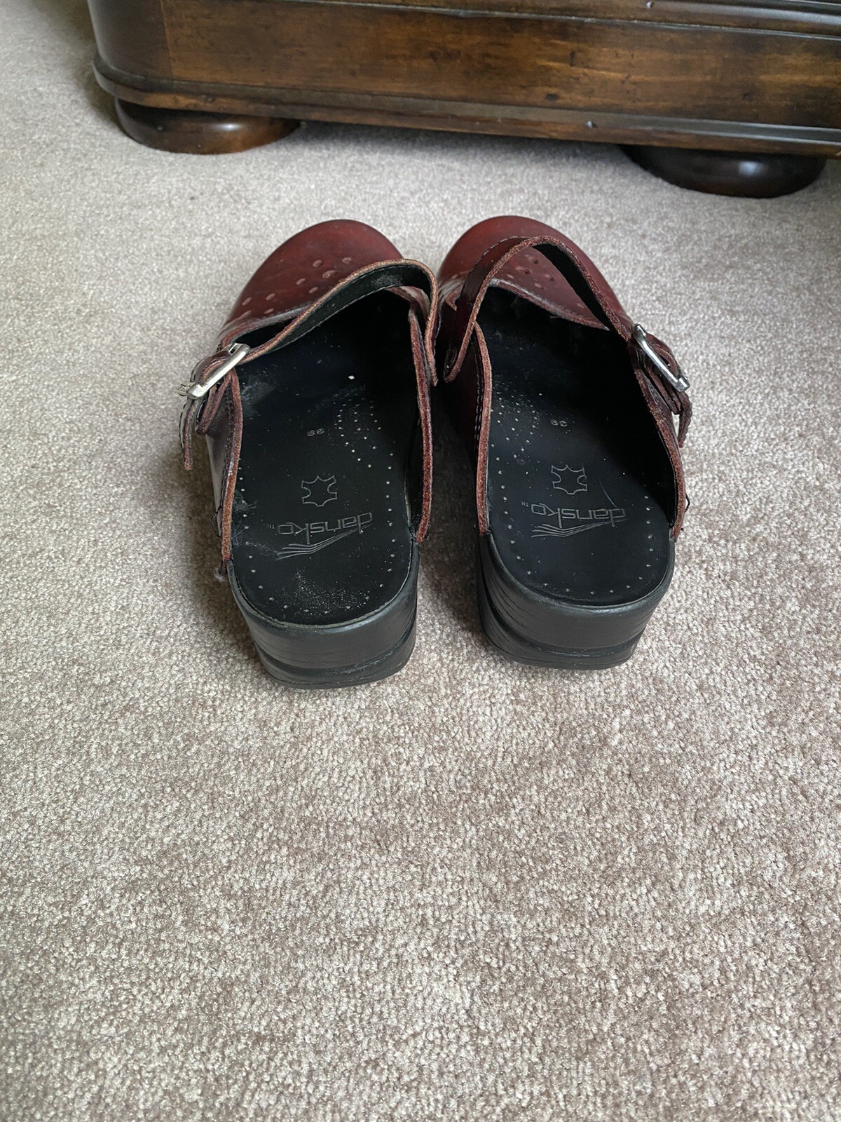 Dansko Merrie Clogs Womens Mules Shoes Size EU 39 US 8.5-9 Brown Leather Sandals