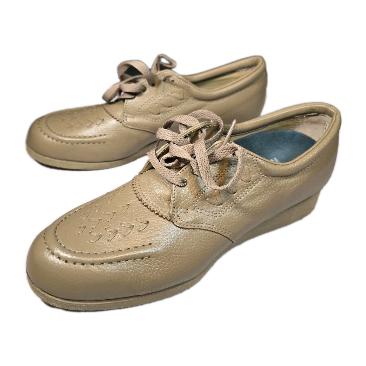 👟 **NEW Drew Shoes 3A Walking Sneaker Womens 8.5 Tan Faux Leather! NARROW FIT!