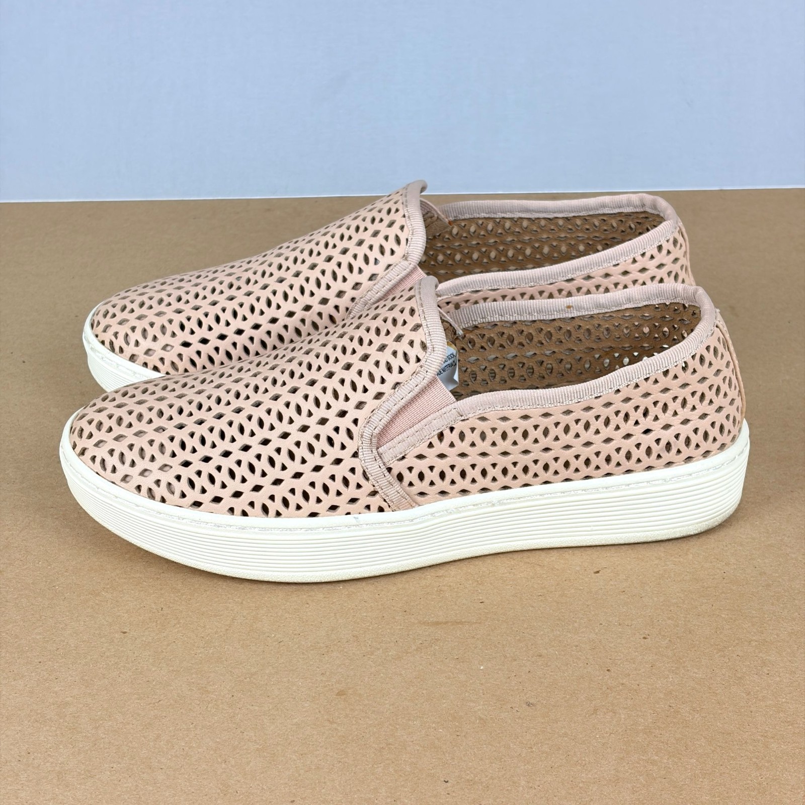 Sofft Somers II Leather Slip On Sneakers Womens 6 Tan Laser Cut Casual Comfort