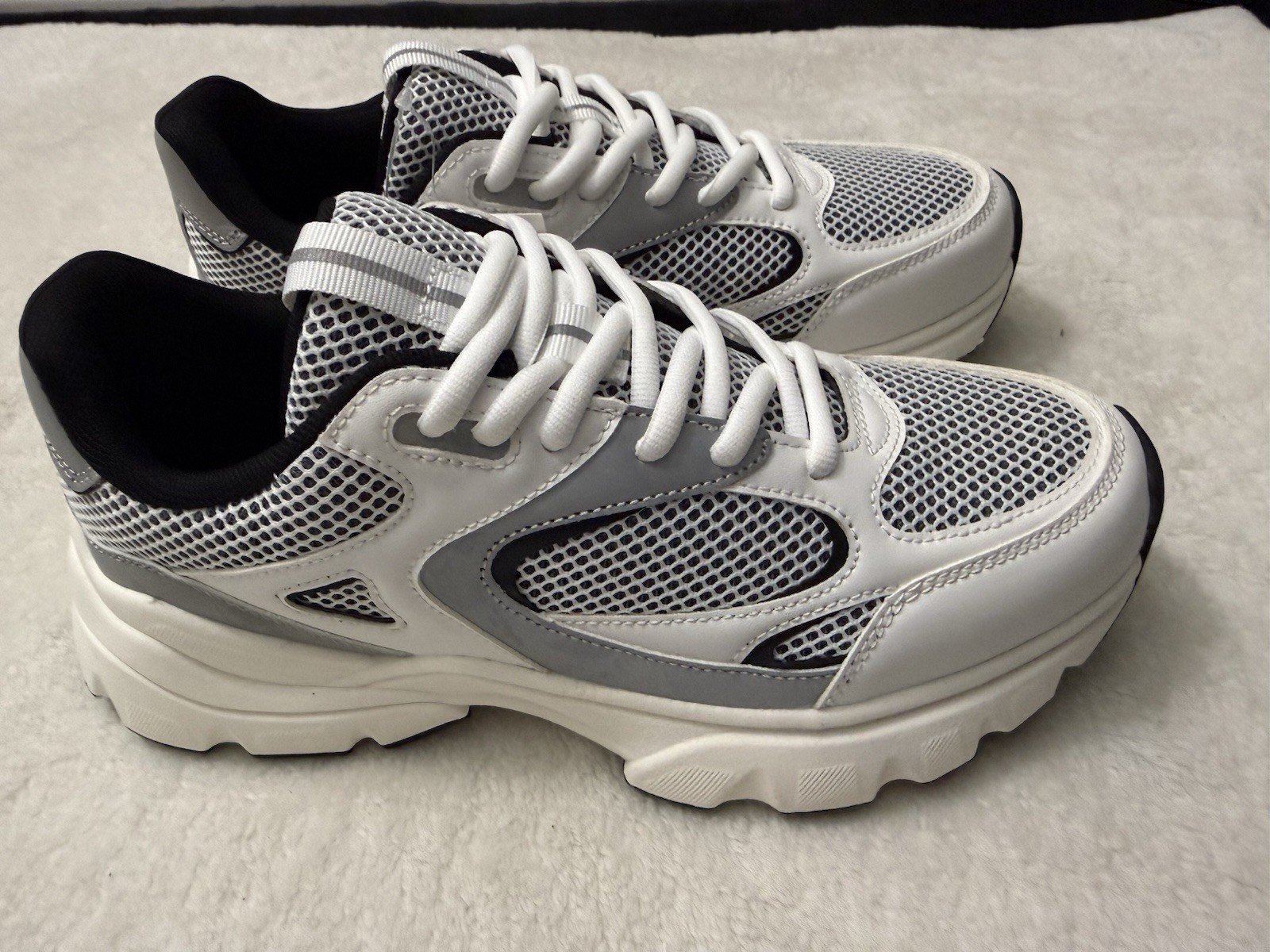 Low Top Mesh Synthetic White Black Gray Women’s Lace Up Athletic Sneakers