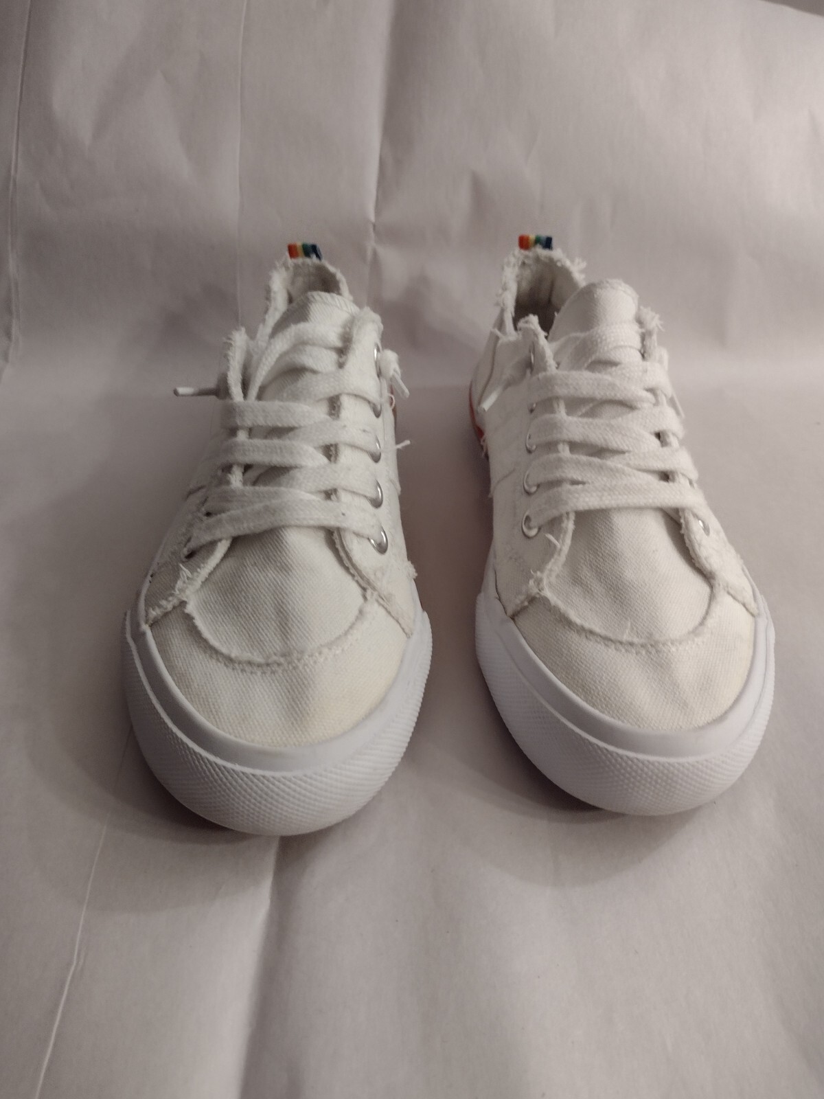 Pop Comfort Fit Distressed Rainbow Sneakers Woman’s 7 Narrow Fit