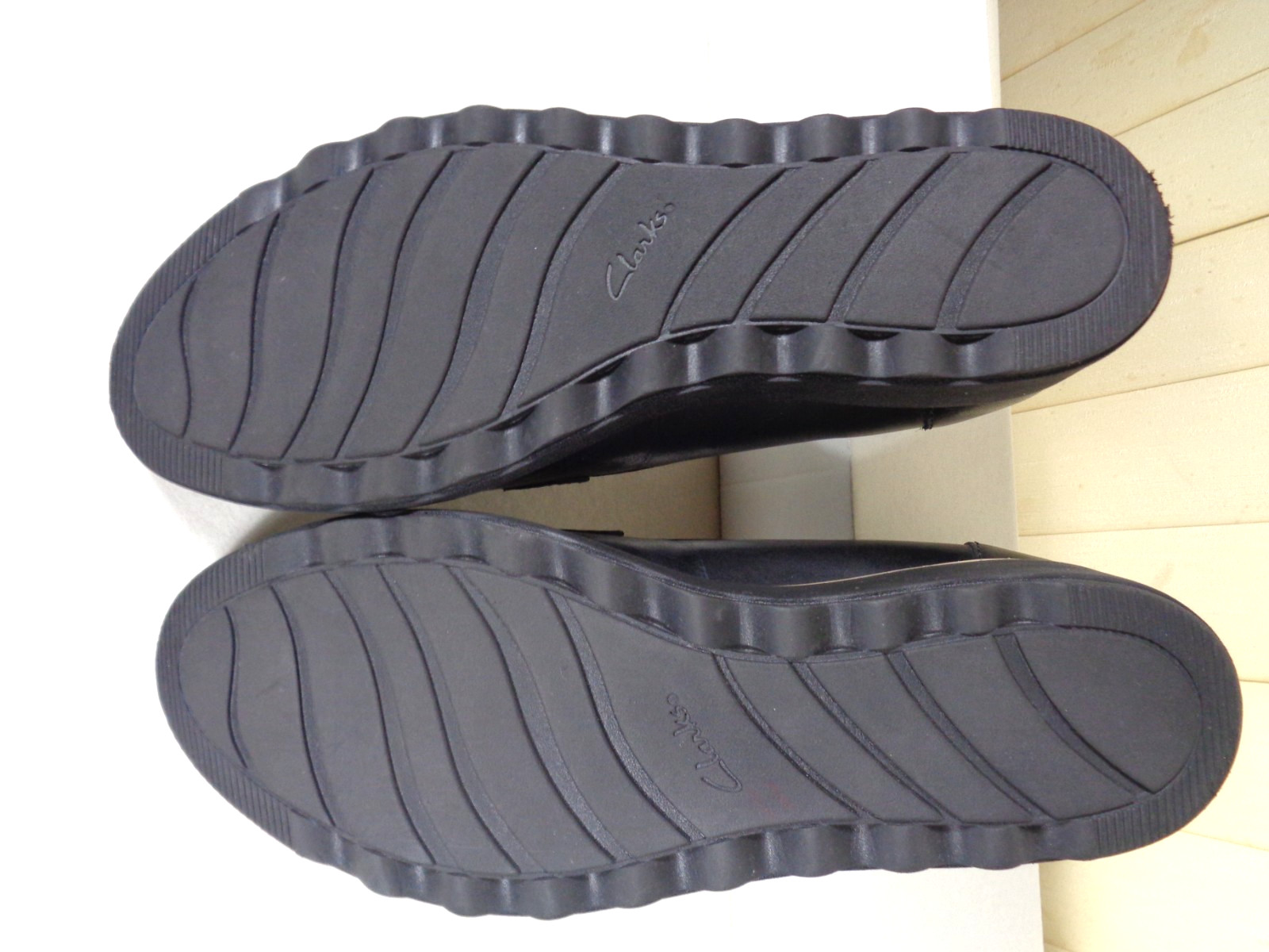 Clark’s collection Women’s size 9M Loafer Sharon Gracie Patent Black Tweed~ new