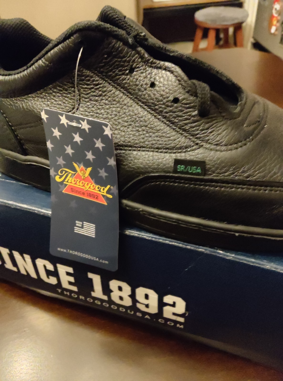 Thorogood BLACK COURT SHOE Size 7 XW (Extra Wide)