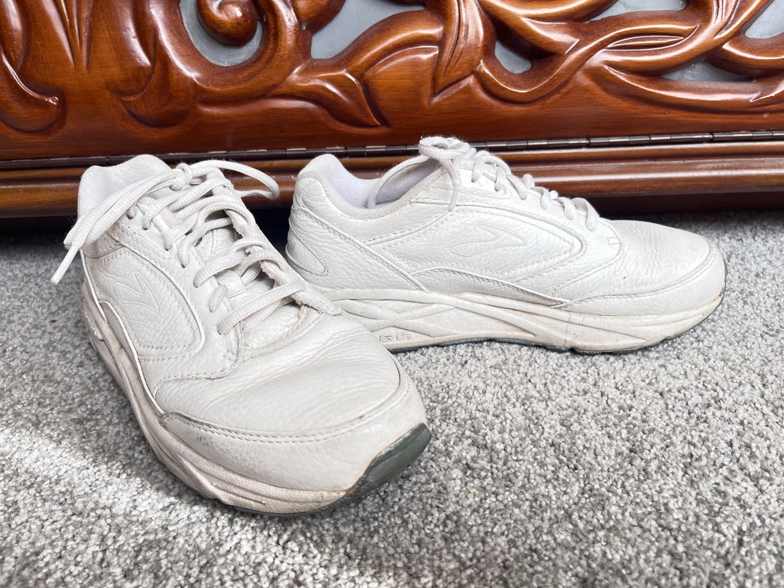 White Brooks Linear Platform Running Walker Womens Shoes Sneakers Gym Size 7.5