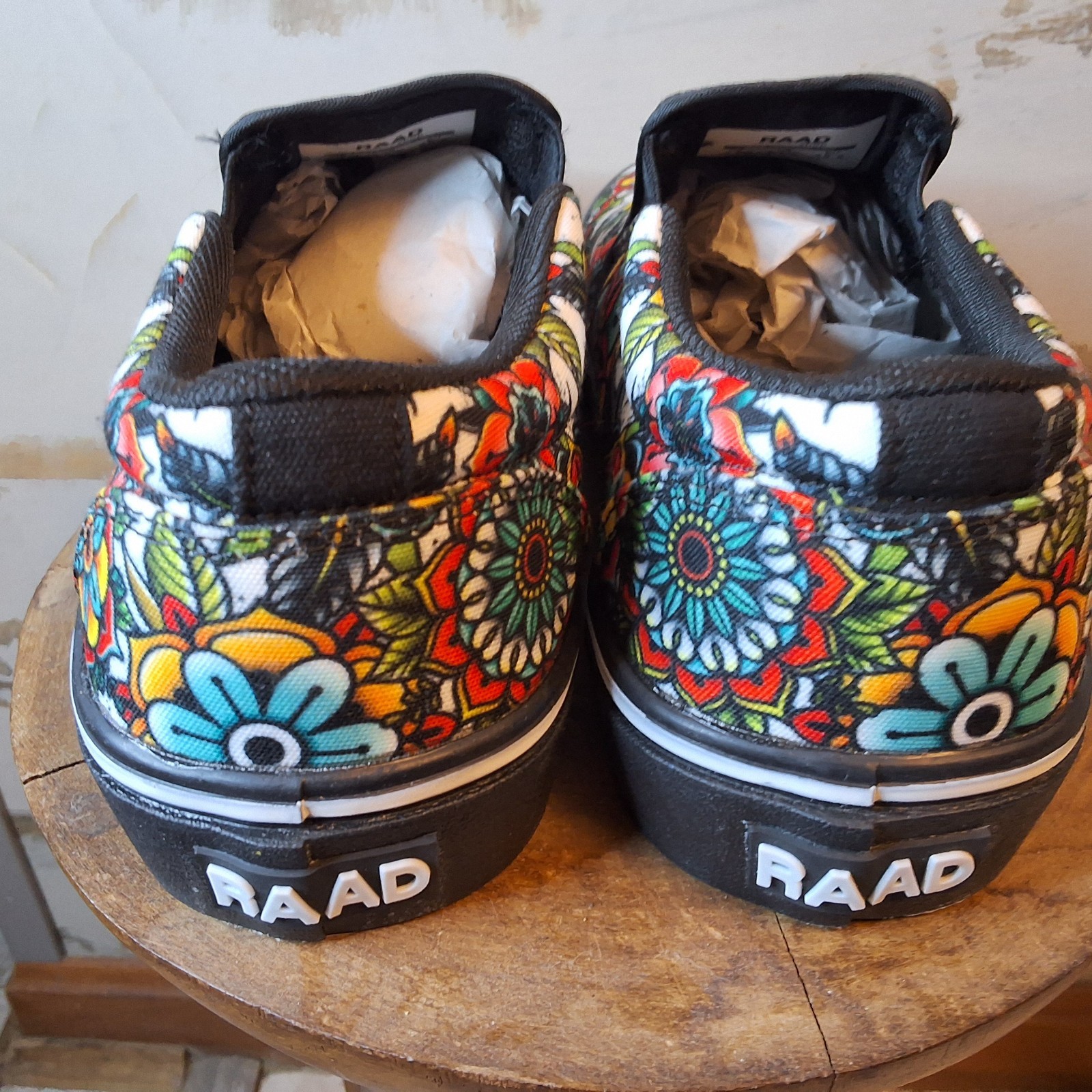 Brand New- RAAD SHOP Womans Slip On Multicolor Flowers Boho Shoes 8.5W
