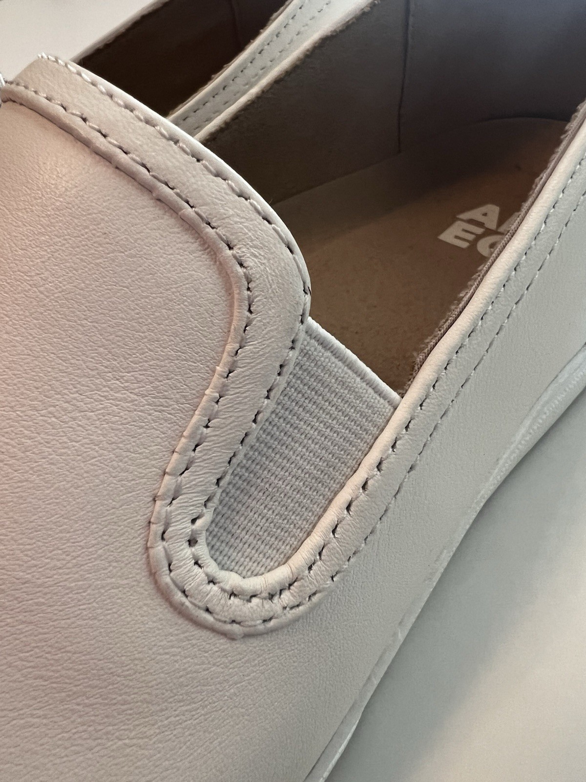 Abeo Encore Size 8.5 White Leather Slip On Preppy Casual Classic Loafer NWOT
