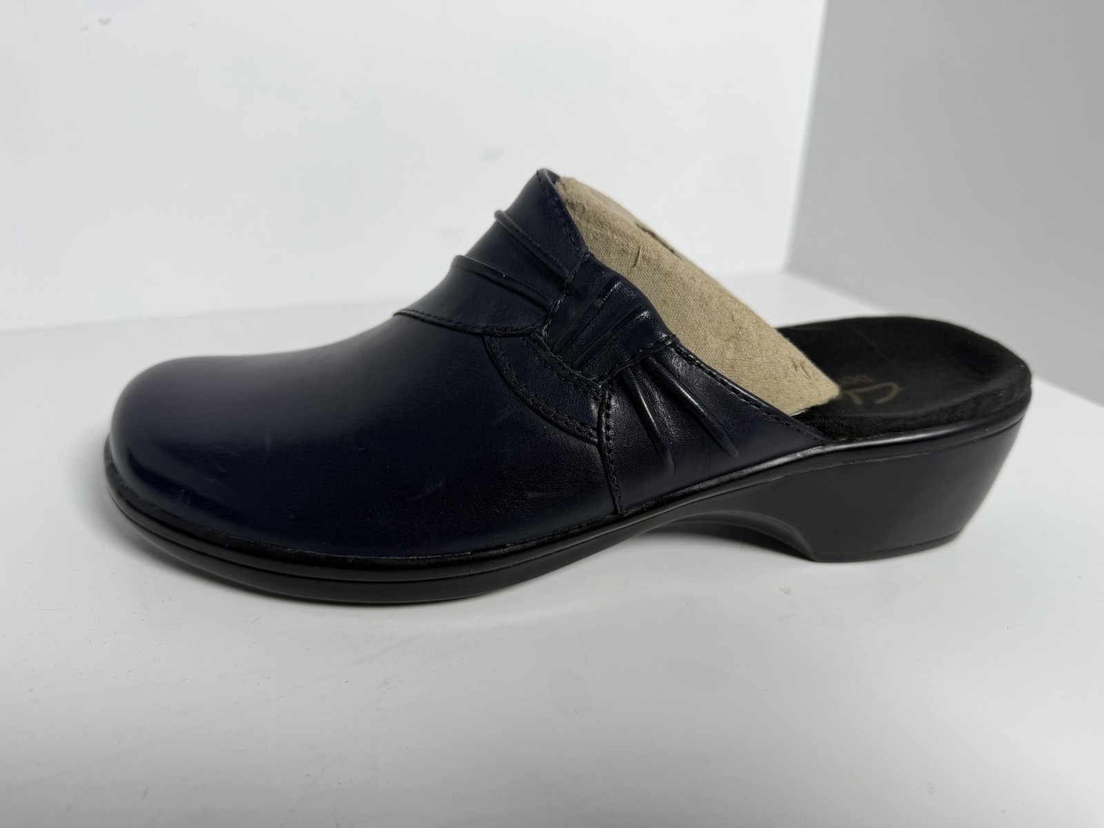 Clarks Bendables “May Earth” Navy Leather Slip On Clogs Mules Women’s Size 6