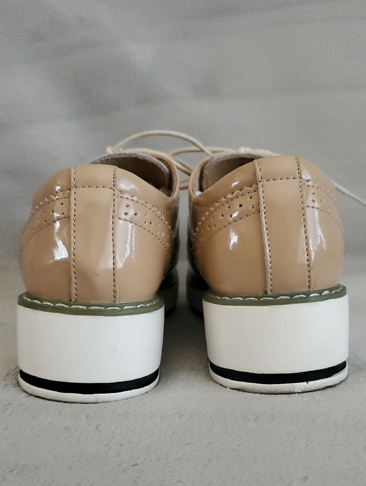 DADAWEN Tan Patent Platform Oxford Wingtip Shoes WOMEN’S SIZE: 39 EU/ 8 US