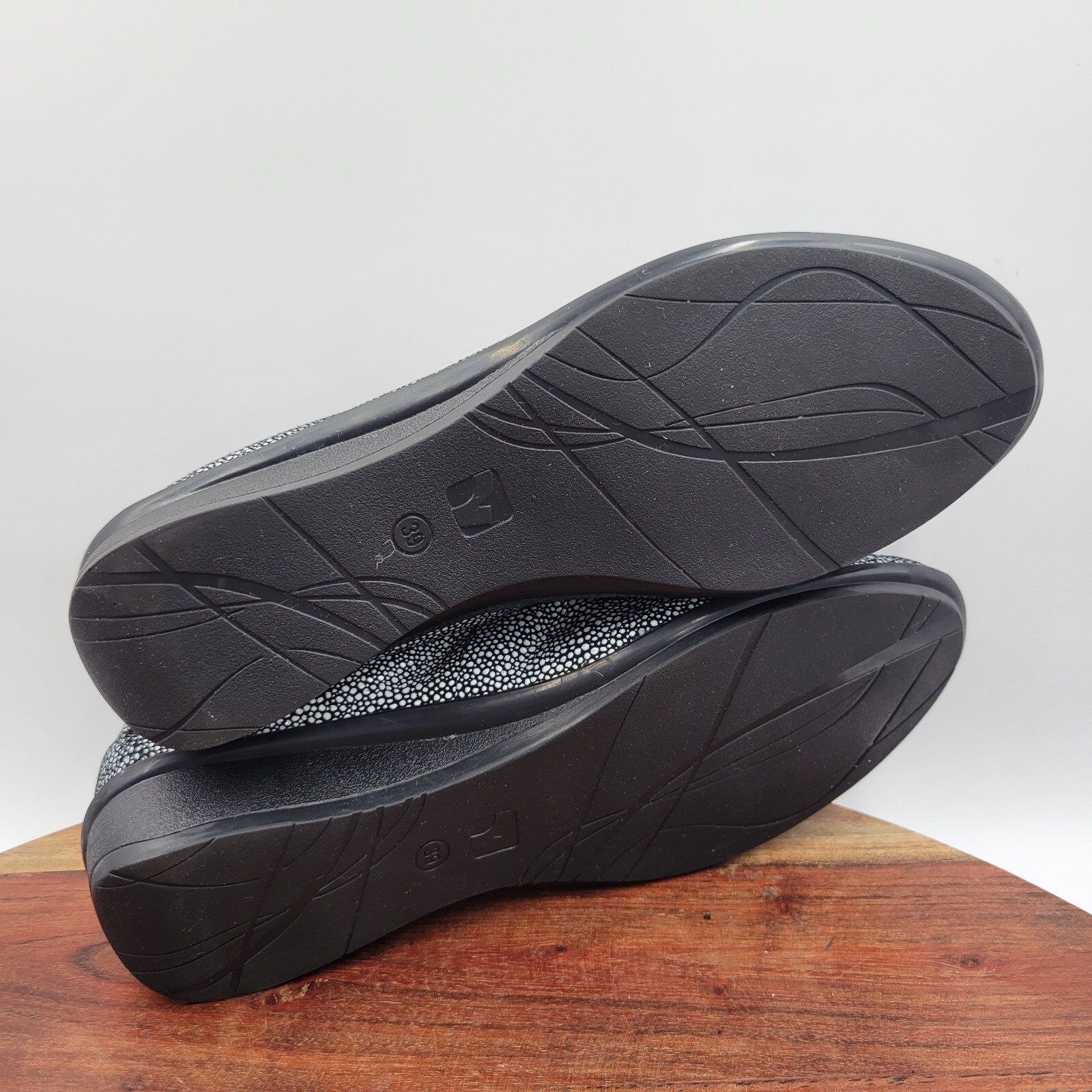 Revere Marrakesh Loafer Shoes Women’s 8W Wide Black White Leather Spotted Wedge