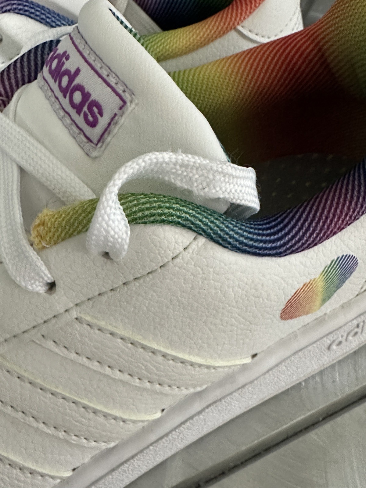 ADIDAS GRAND COURT PRIDE SNEAKERS 6.5 WOMENS WHITE RAINBOW WOMENS CLOUDFOAM
