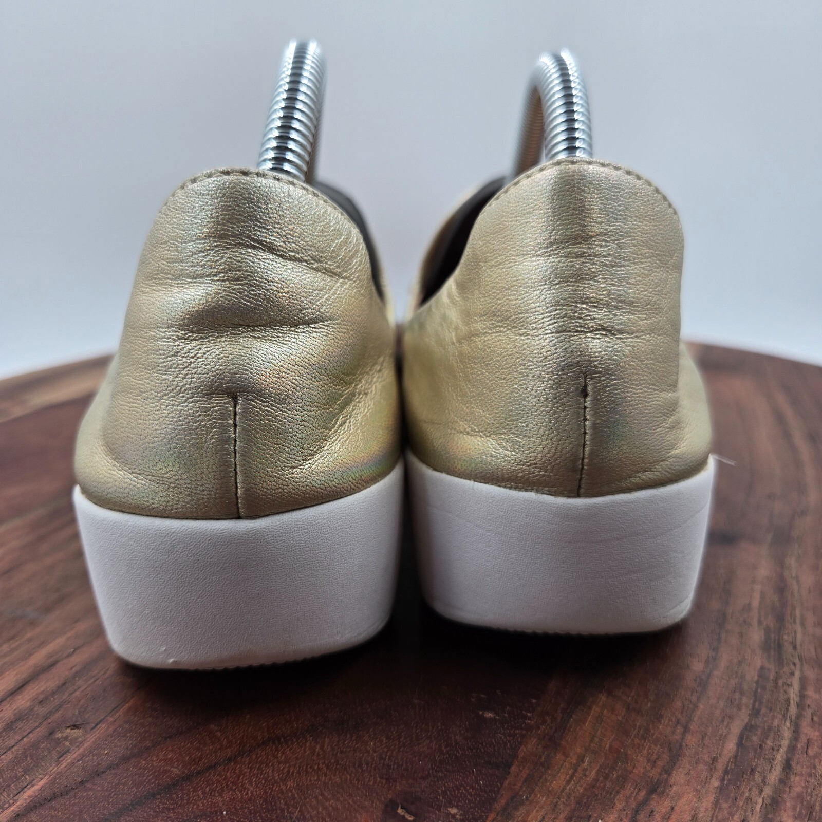 FitFlop Superskate Shoes Women’s 9 Gold White Leather D’orsay Loafers Tasseled