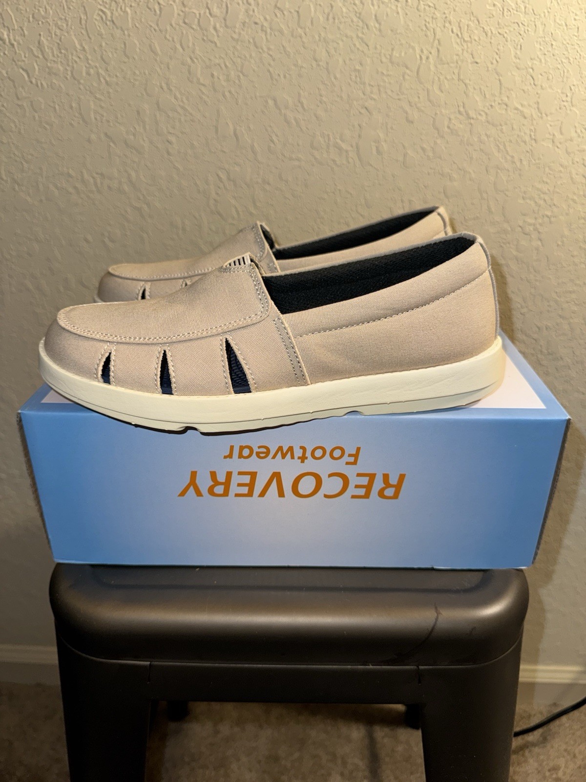 Island Surf Co. Recovery Footwear Women’s Breeze Taupe Slip On Shoe Sz 7.5 New