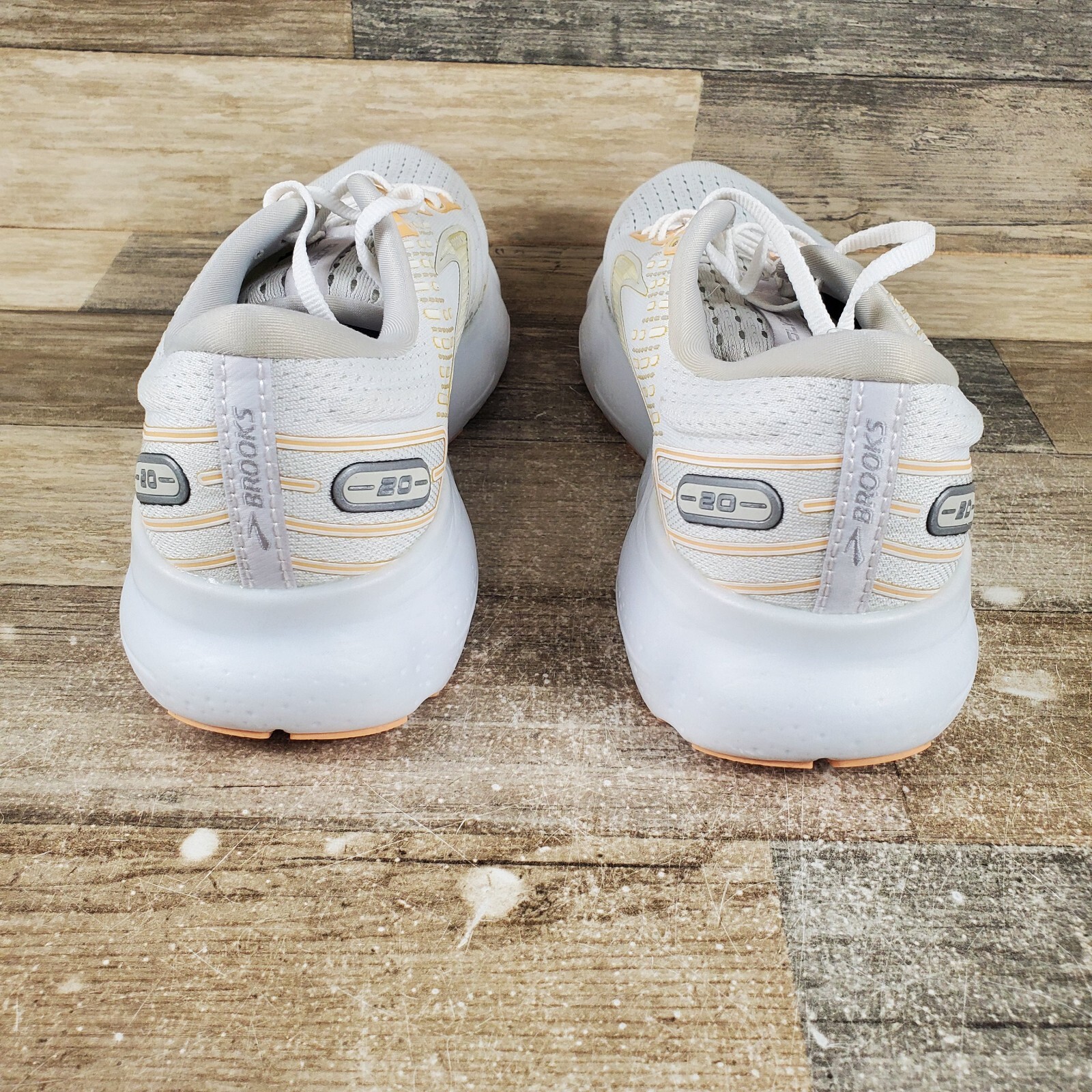 Brooks Glycerin 20 Womens Shoes Sz 10 B Running White Gray Peach Low Top Sneaker