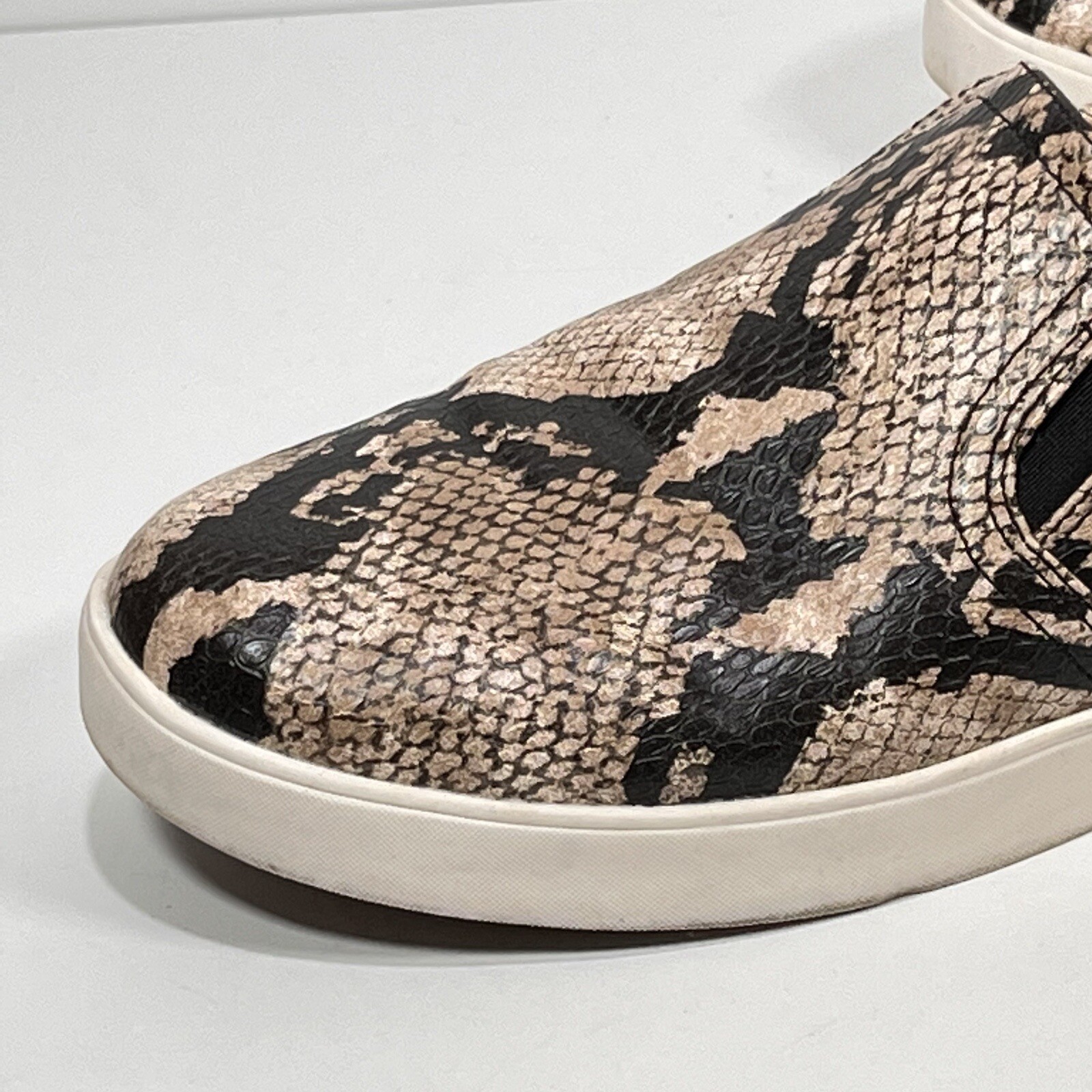 DR. SCHOLLS Snake Print Be Free Energy Technology Womens Slip On Shoes Sz 9.5 M