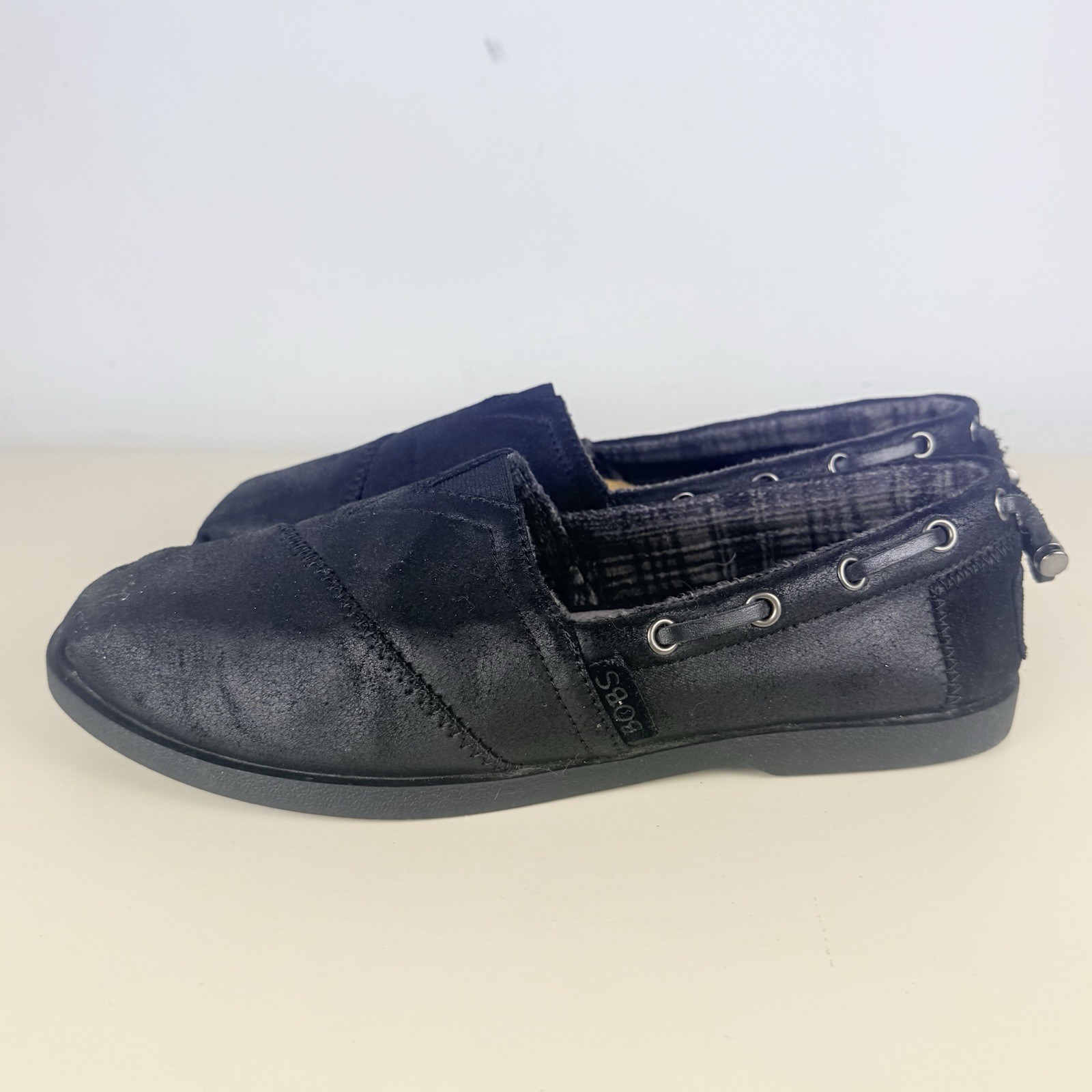 BOBs Womens Slip On Shoes Size 8 Black Drawstring Ankle Band Comfort Cap Toe