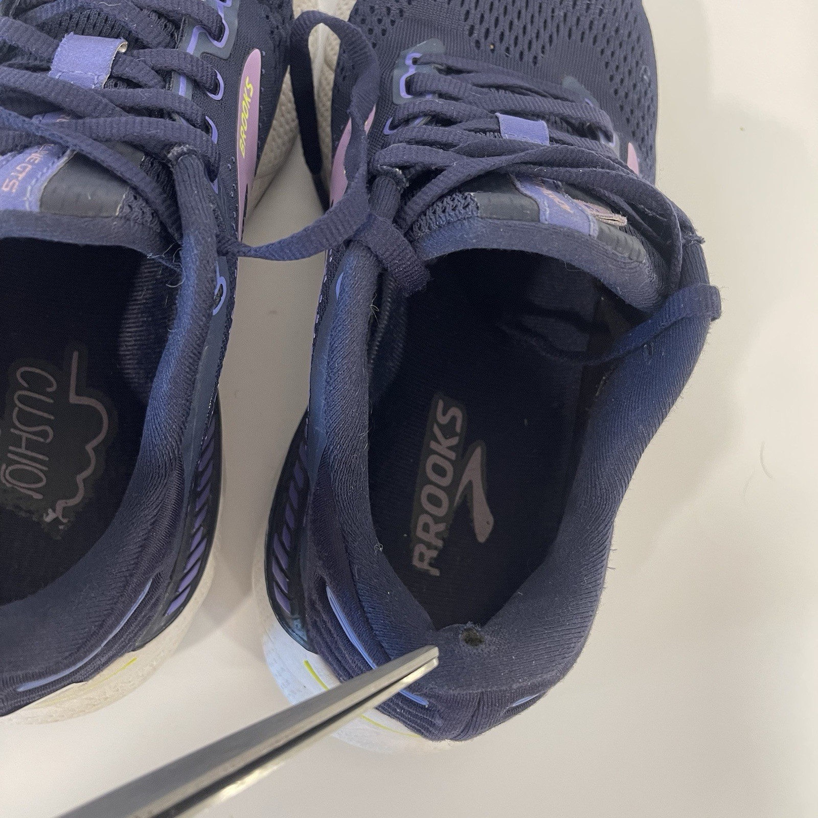 Brooks Adrenaline GTS 22 Shoes Womens 8 B Peacoat Blue Iris Rhapsody Sneakers