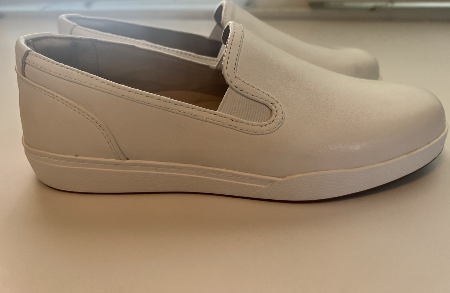 Abeo Encore Size 8.5 White Leather Slip On Preppy Casual Classic Loafer NWOT