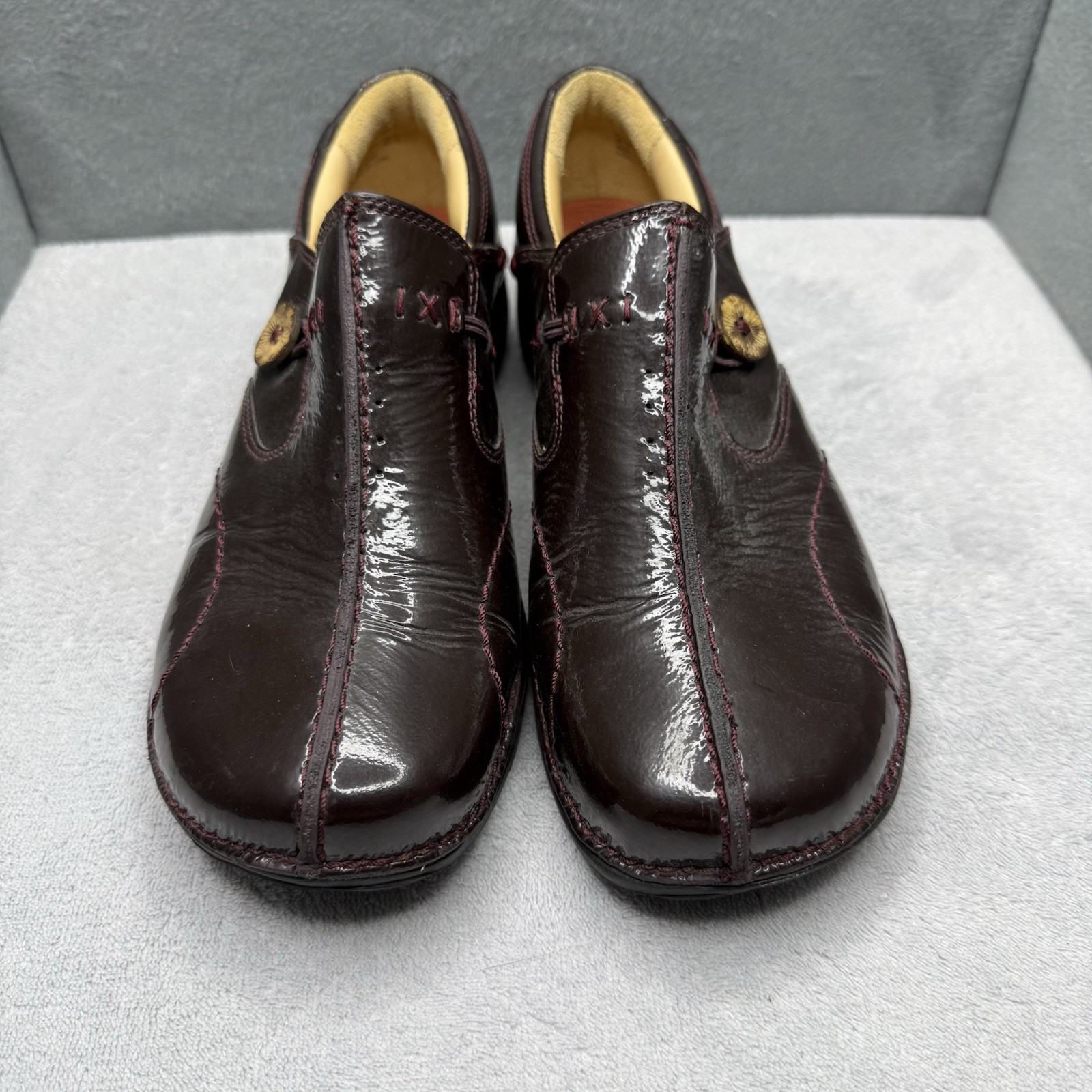 Clarks Un Loop Women’s 10M Burgundy Patent Leather Comfort Slip On Loafers
