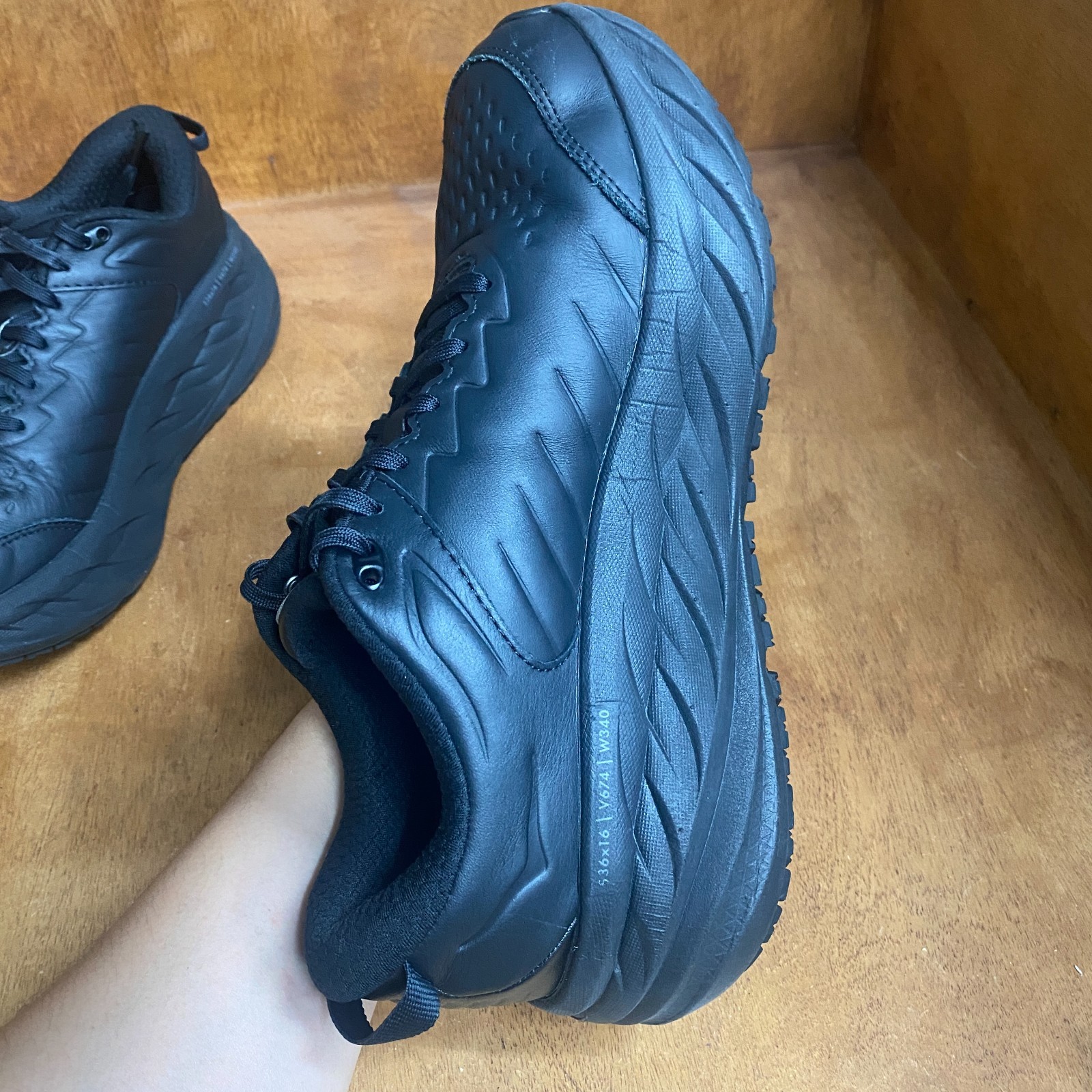 Hoka One One Bondi SR Shoes Womens Size 11 Black Oil Slip Resistant 1110521 BBLC