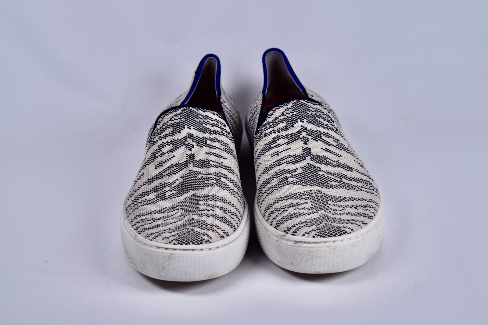 Rothy’s Women’s The Original Slip On Sneaker Maritime Tiger Navy White Size 8