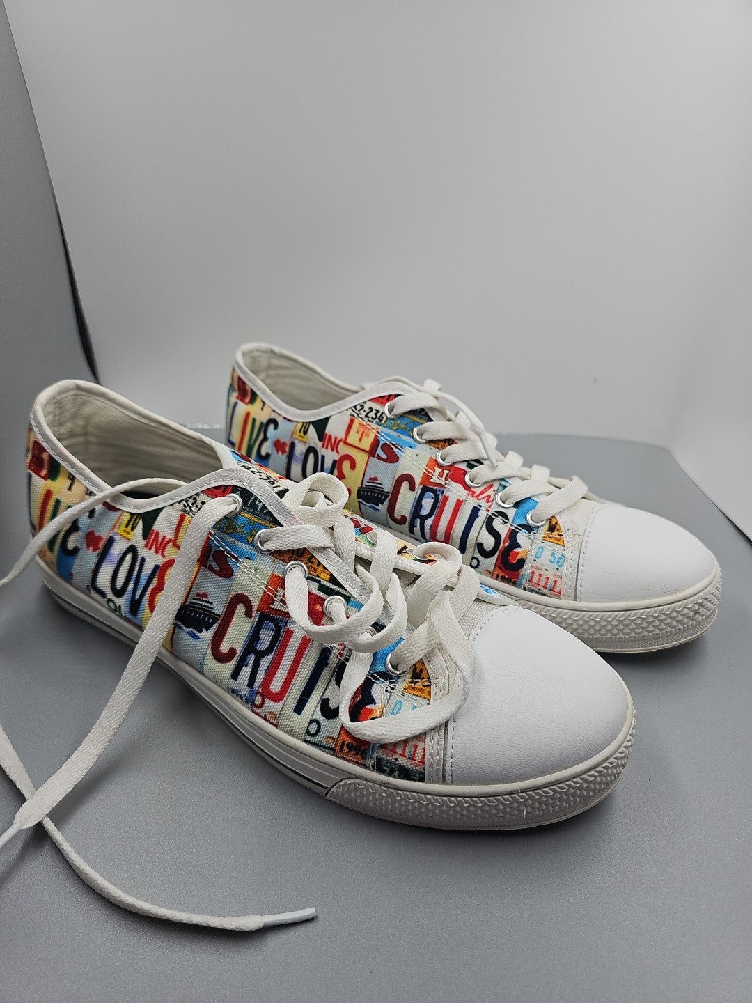 No Brand Lace Up Love Cruise Sneakers Size 10