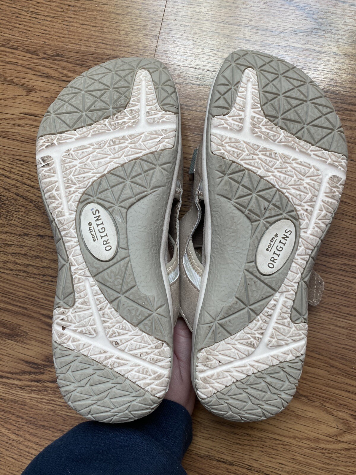 Womens Earth Origins Slip-On Adjustable Strap Size 7 Floral Cloth and Suede
