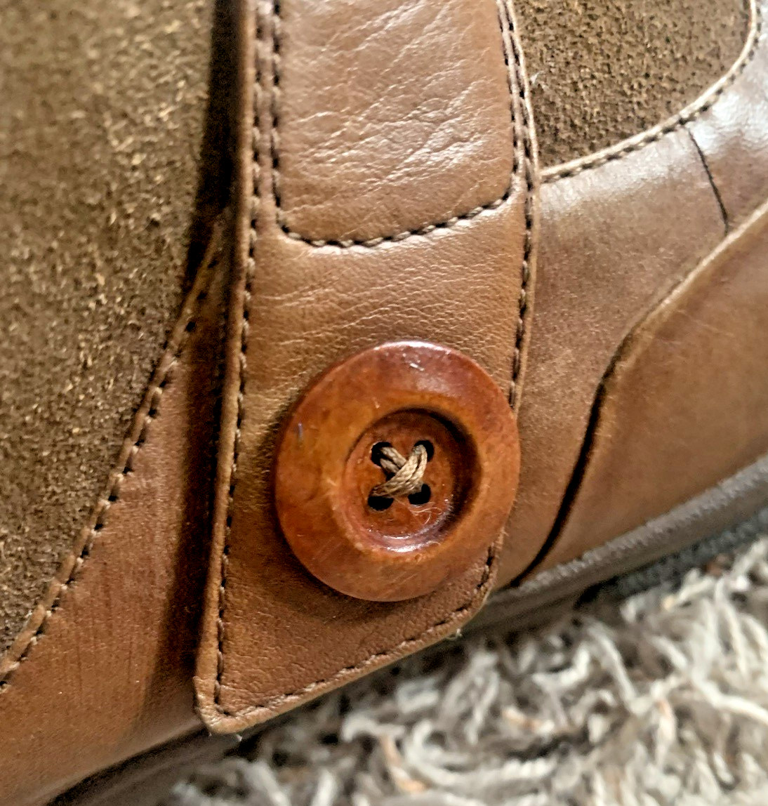 Dansko Brown Leather Clogs Slip-On Shoes Women’s Size 9.5-10 Decorative Button