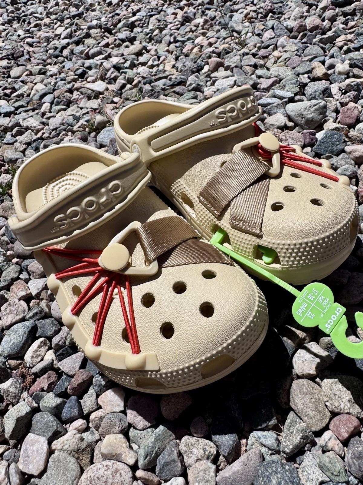 Crocs Unisex-Adult Trekking Lockdown Clog – Collector Piece Light Yellow, M5/W7