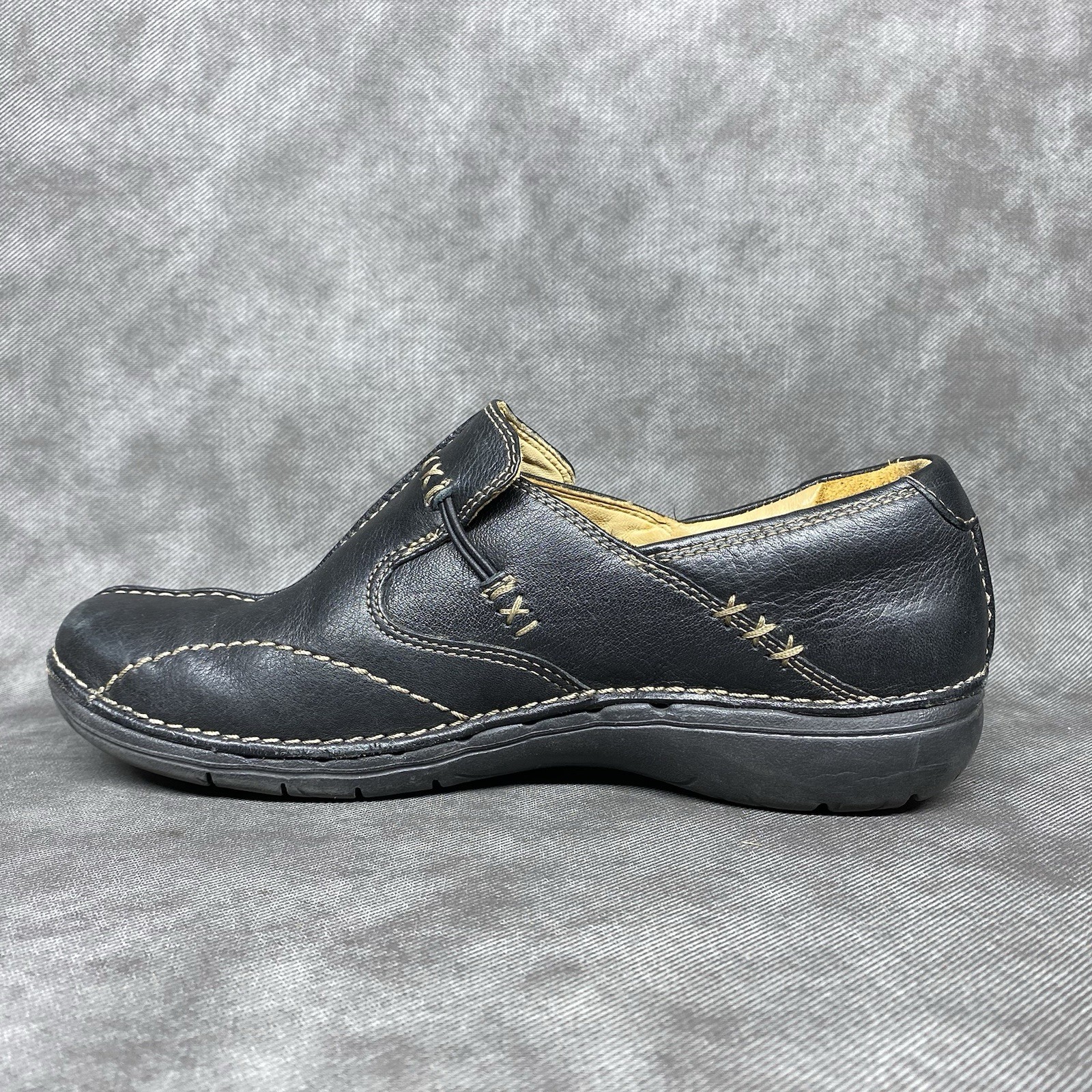 Clarks Unstructured Artisan Un Loop Black leather slip-on shoes Size 7.5