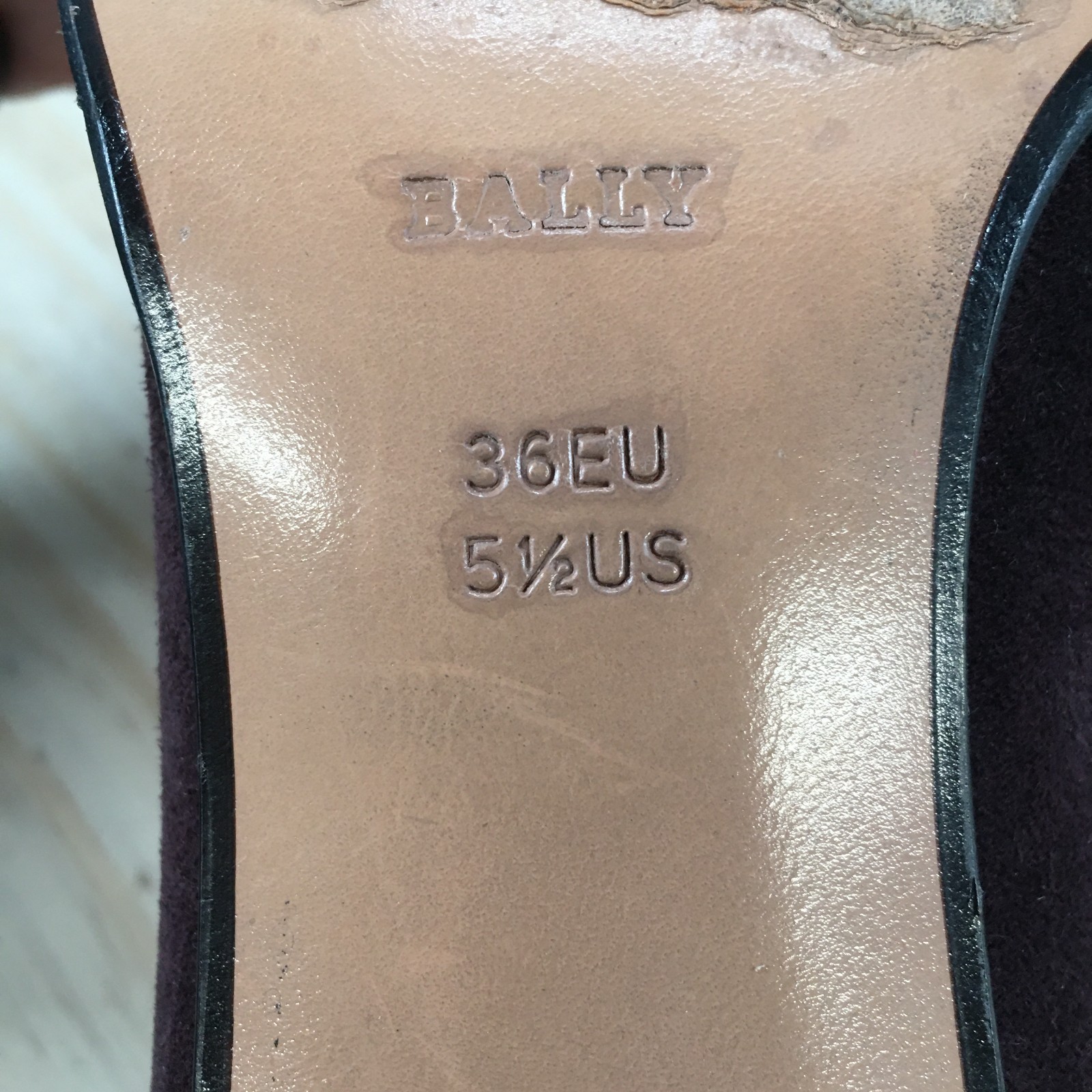 Bally Shoes Womens 5.5 Slip On Moc Toe Kitten Heel Pumps Burgundy Suede Leather