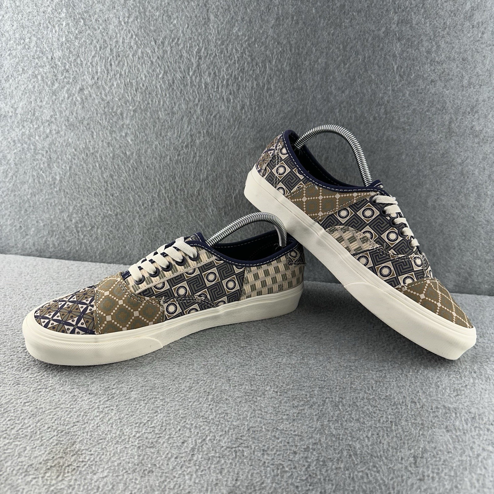 Vans Low Geo Trek Patchwork Womens Size 10 Aztec Tribal Geometric Shoes Sneakers