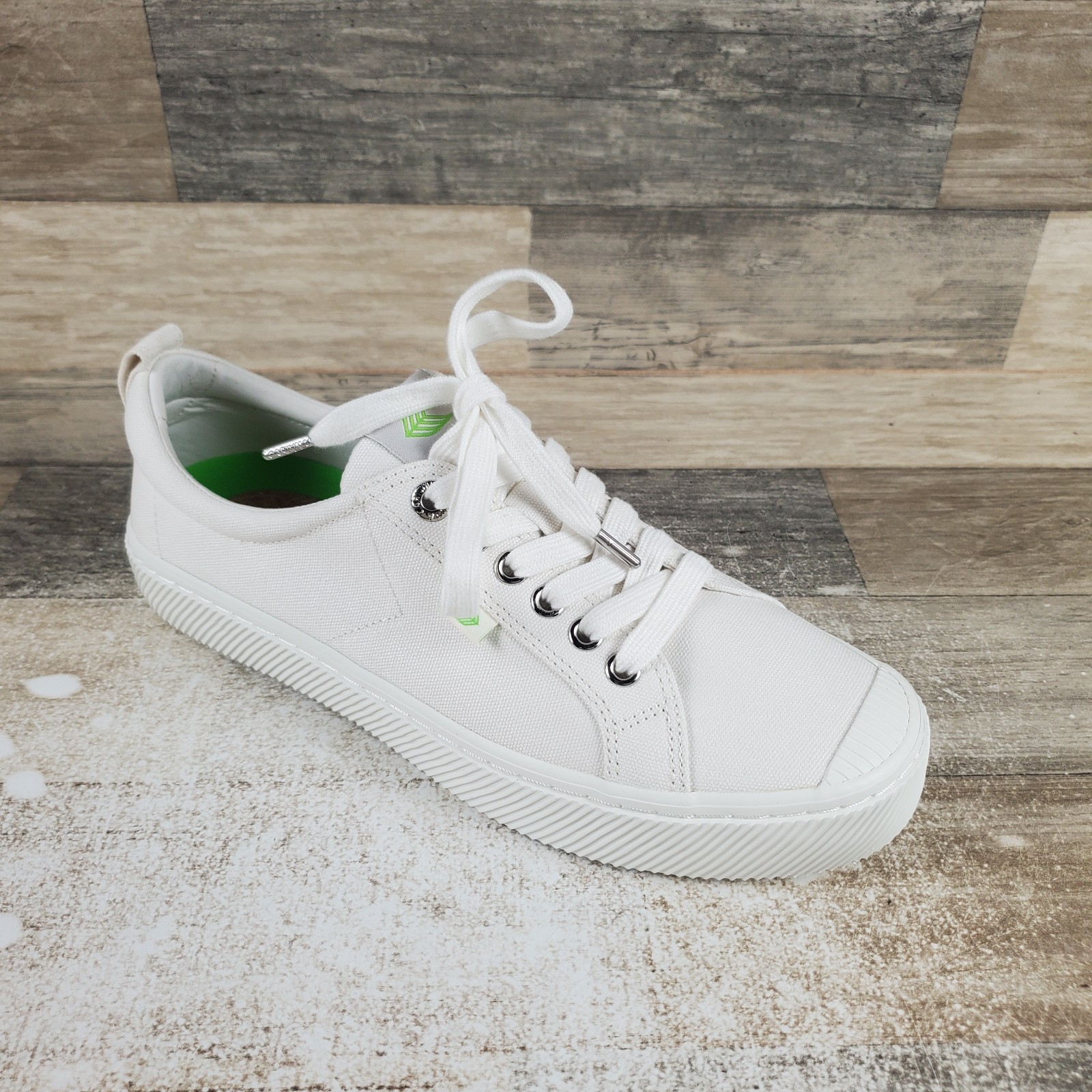 Cariuma OCA Low Shoe Mens Sz 8.5 /Womens 10 Running Off-White Canvas Lace Up