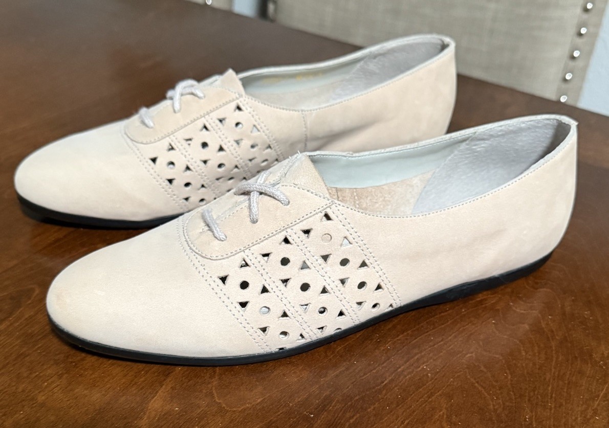 NEW Vintage Bass Women’s Oxford Flats Perforated Geometric Shoes Size 7 Leather