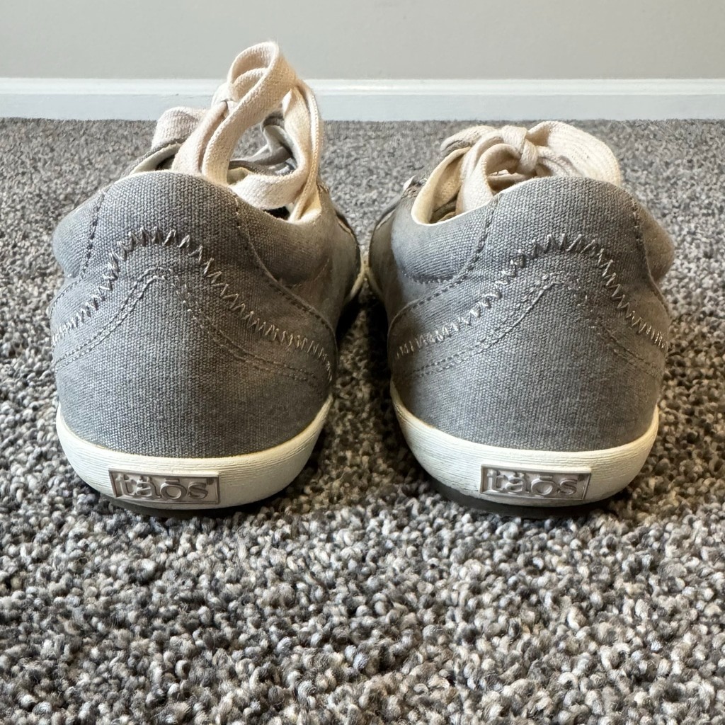 Women’s Taos Footwear “Star” Sneakers Gray Washed Canvas Size 9