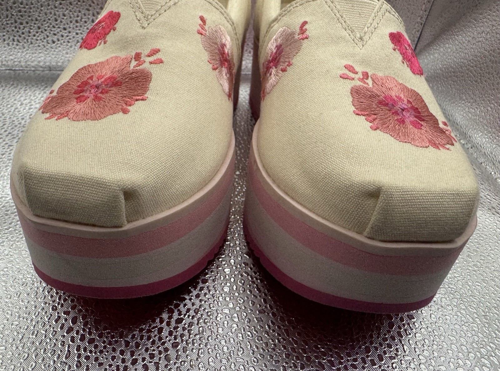 Toms Alpargata Platform Pink Poppies Embroidered Canvas size 6