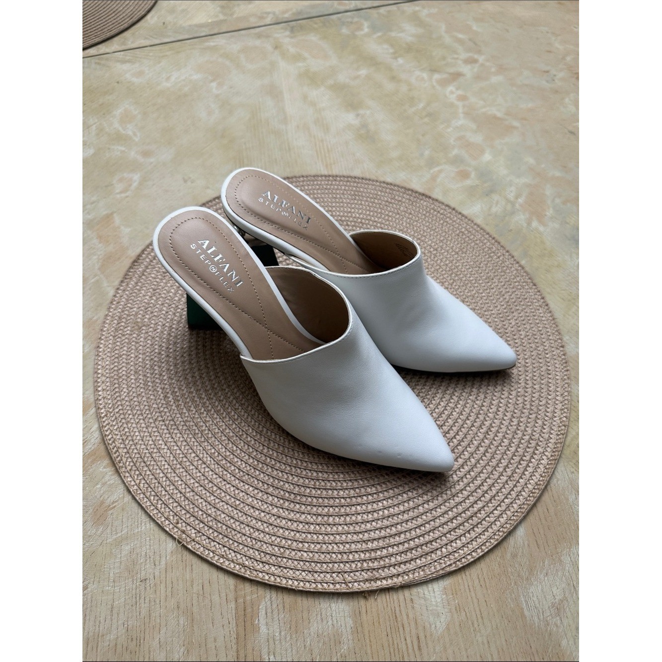 Alfani 🤩 Womens Junnee Leather Pointed Toe Mules White 8