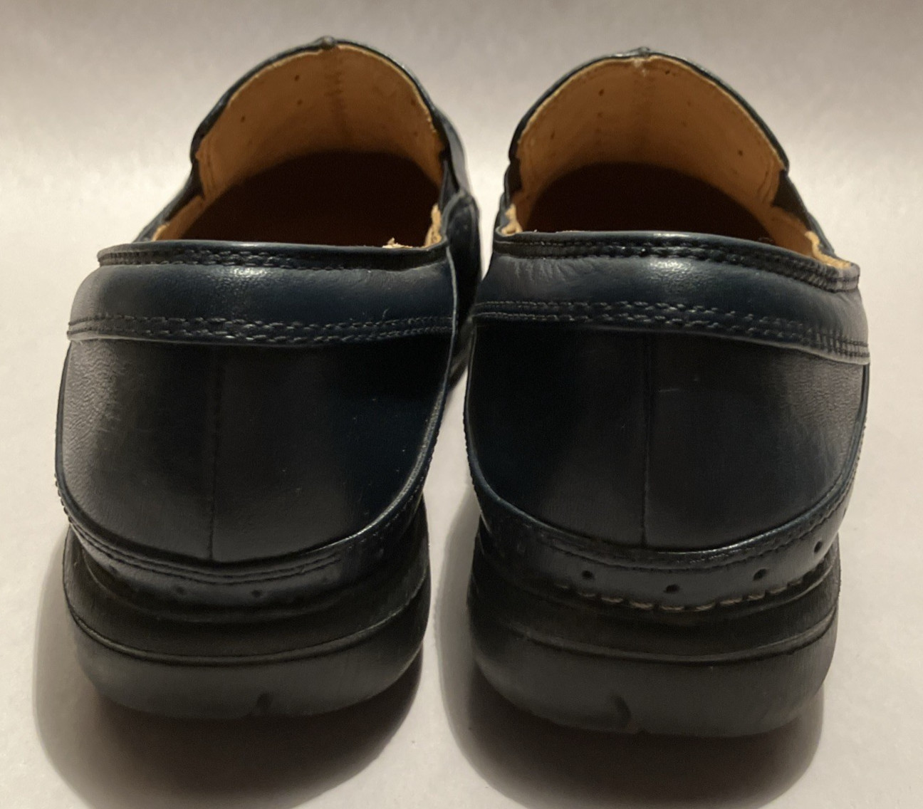 Clarks Unstructured Un Heard Womens 7M Blue Leather Cushioned Comfort Loafers