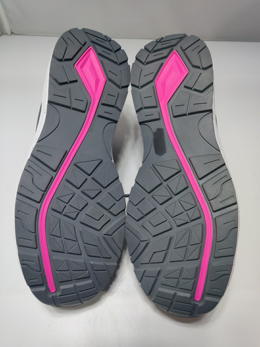 New Balance Logic Womens Work Shoe Sz 9 B Gray Pink Composite Safety Toe Sneaker