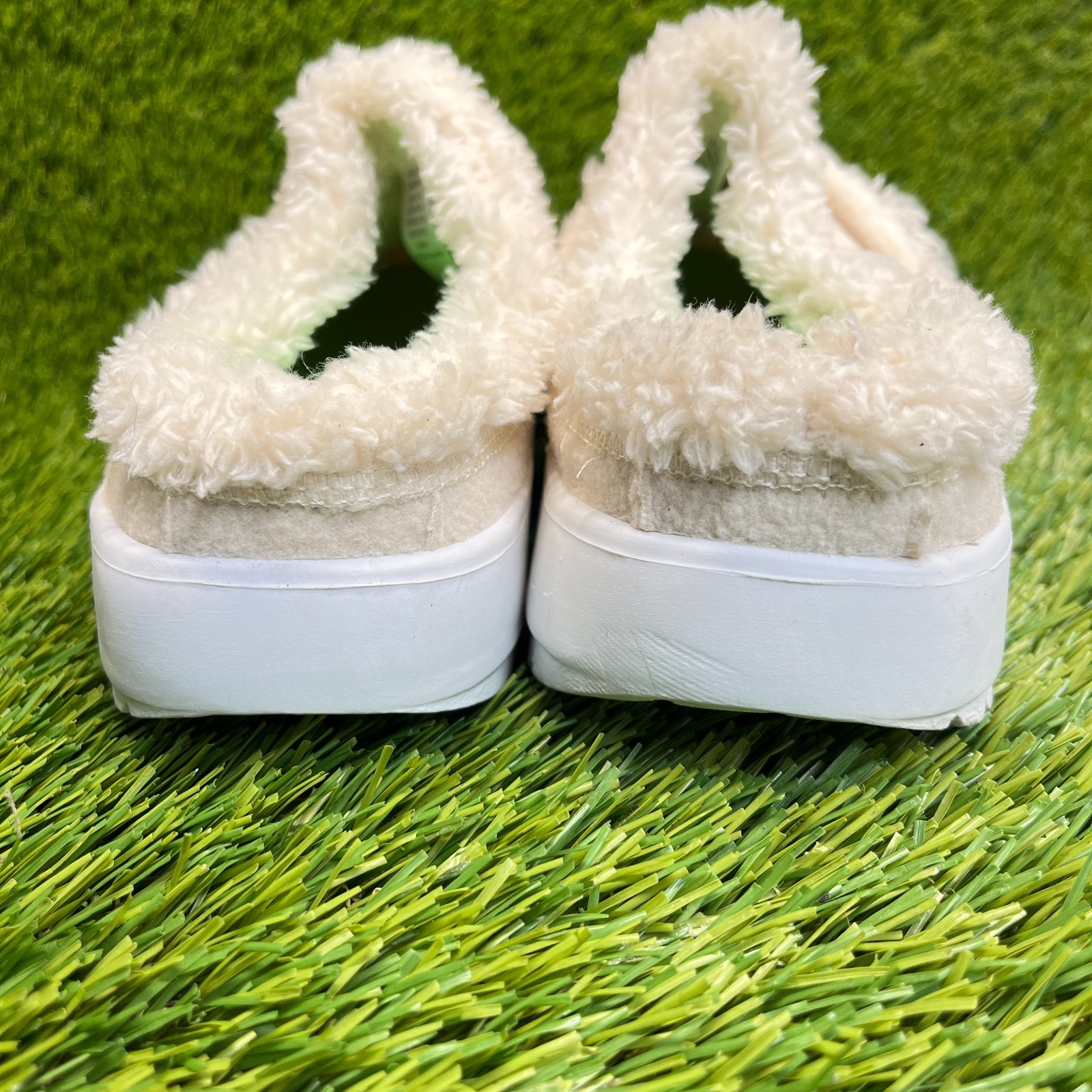 OOFOS OOcoozie Womens Size 7 Beige White Casual Slip On Recovery Mules Shoes