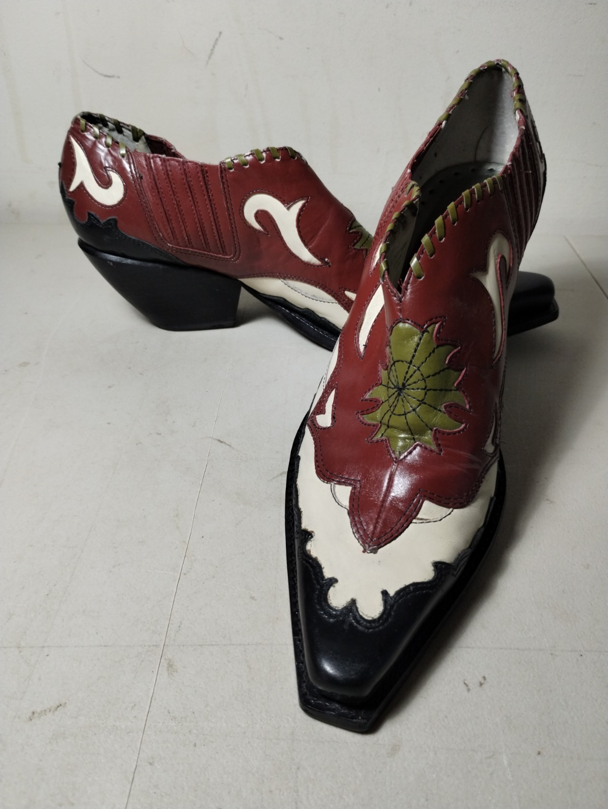 BCBGirls Tooled Red Leather Western Mules Shoes Women’s Size 8 B