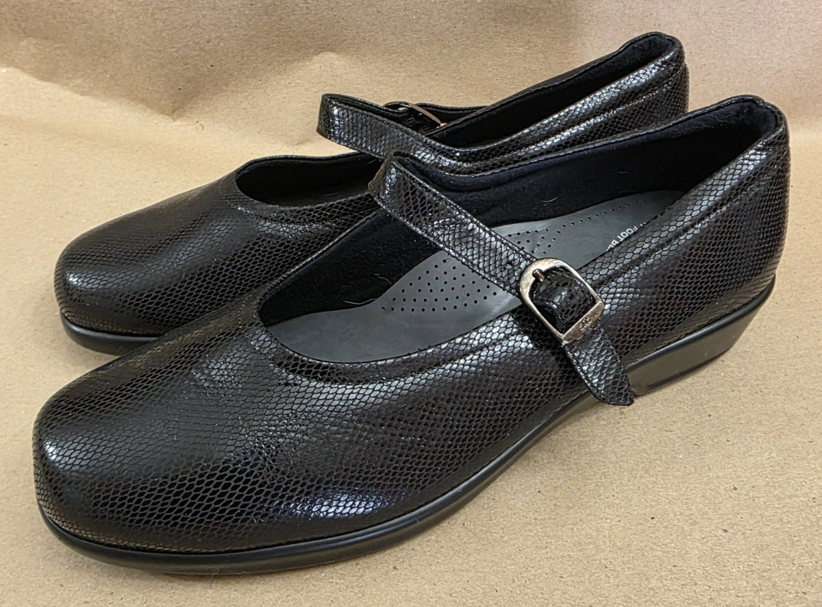 SAS (Sz 10.5 W) Maria Mary Jane Shoes Women’s Black Snake Print Leather Comfort