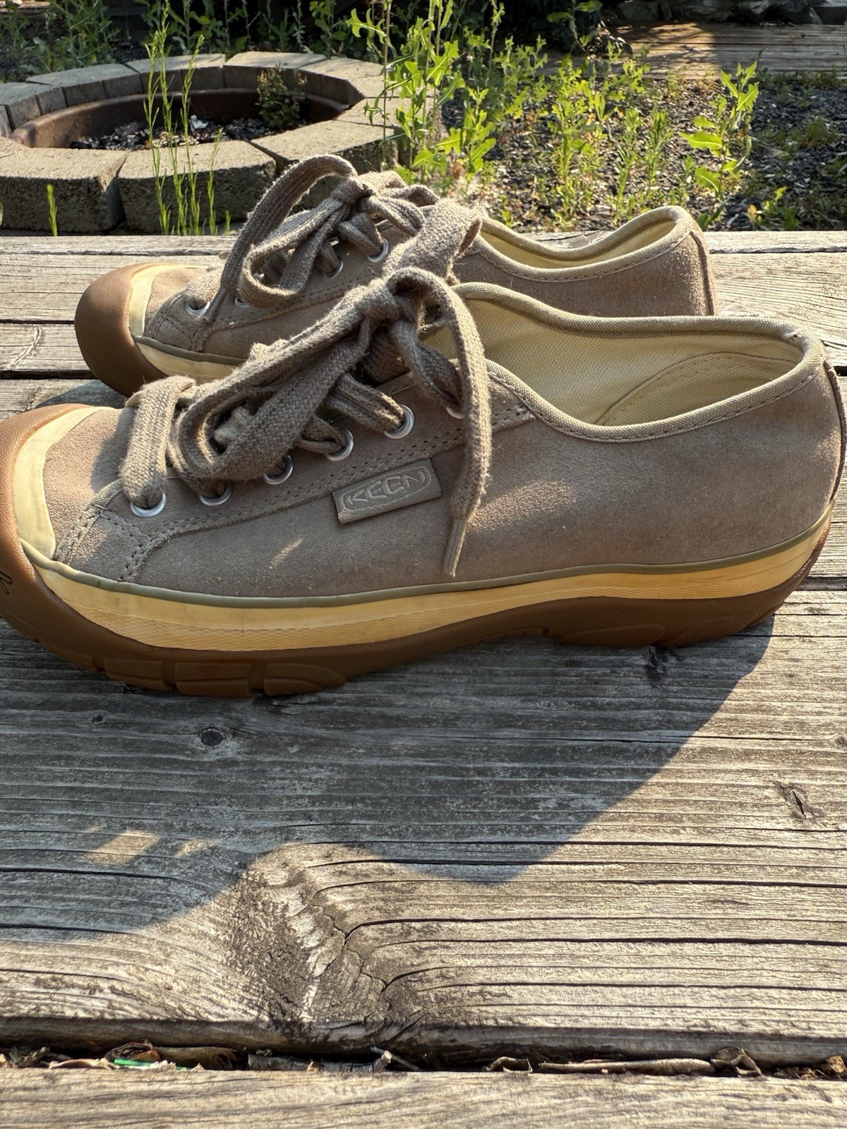 Women’s Keen Ventura Suede Bumper Toe Sneakers Size 8.5